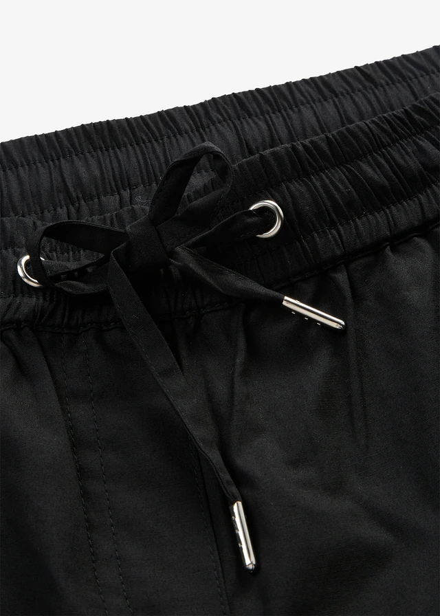 Pantalon 3/4 avec cordon à nouer • noir • product-page.page-title-suffix