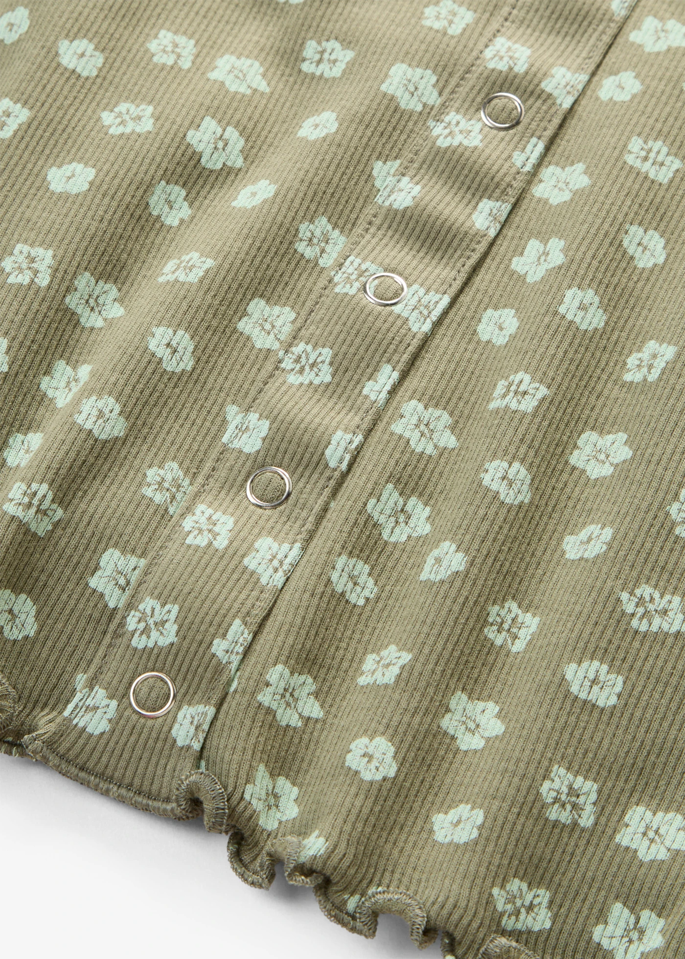 Geribd shirt met bloemenprint, halflange mouw • olijfgroen gebloemd • bonprix online shop