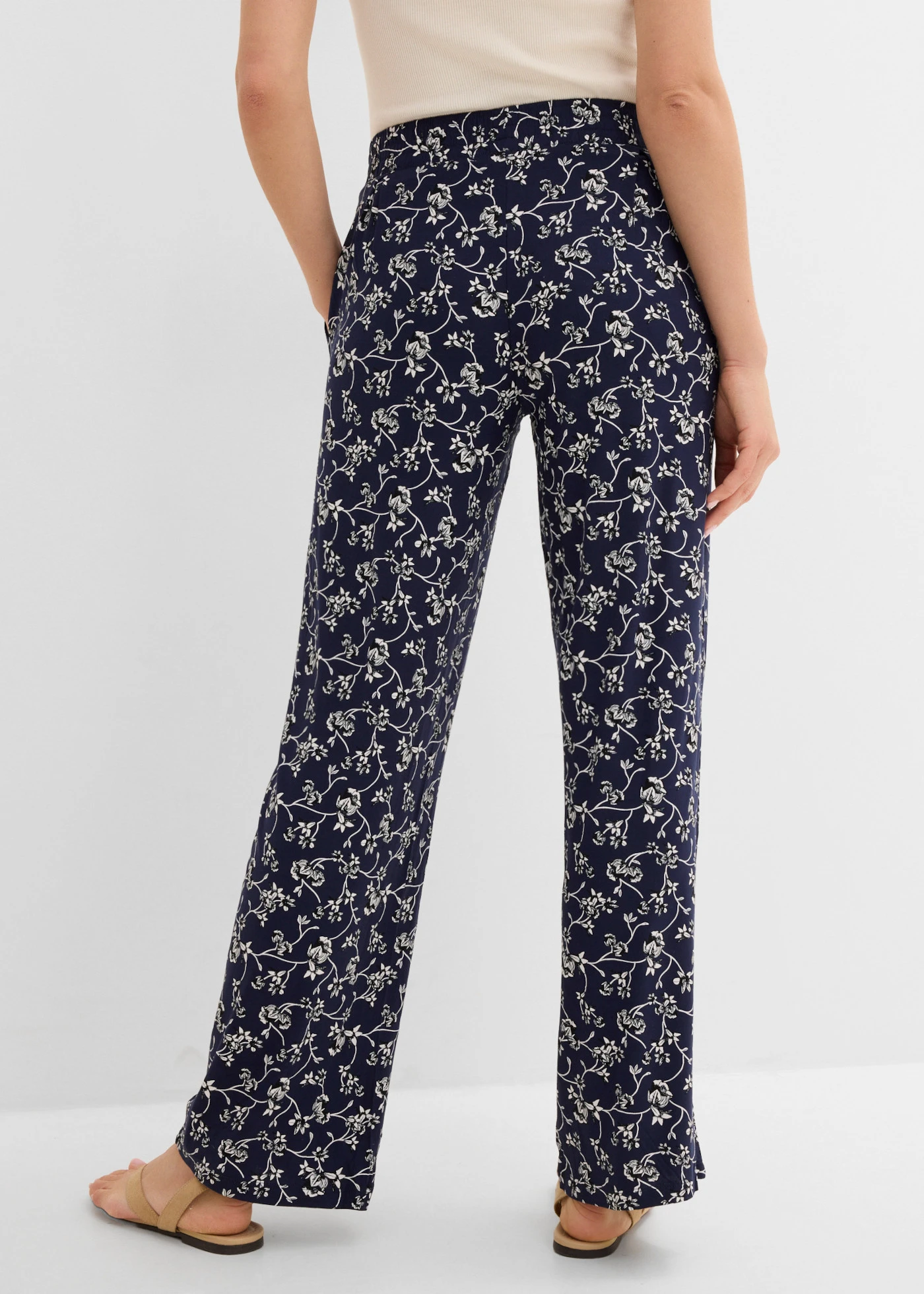 Palazzo broek in een viscosemix • donkerblauw gebloemd • bonprix online shop