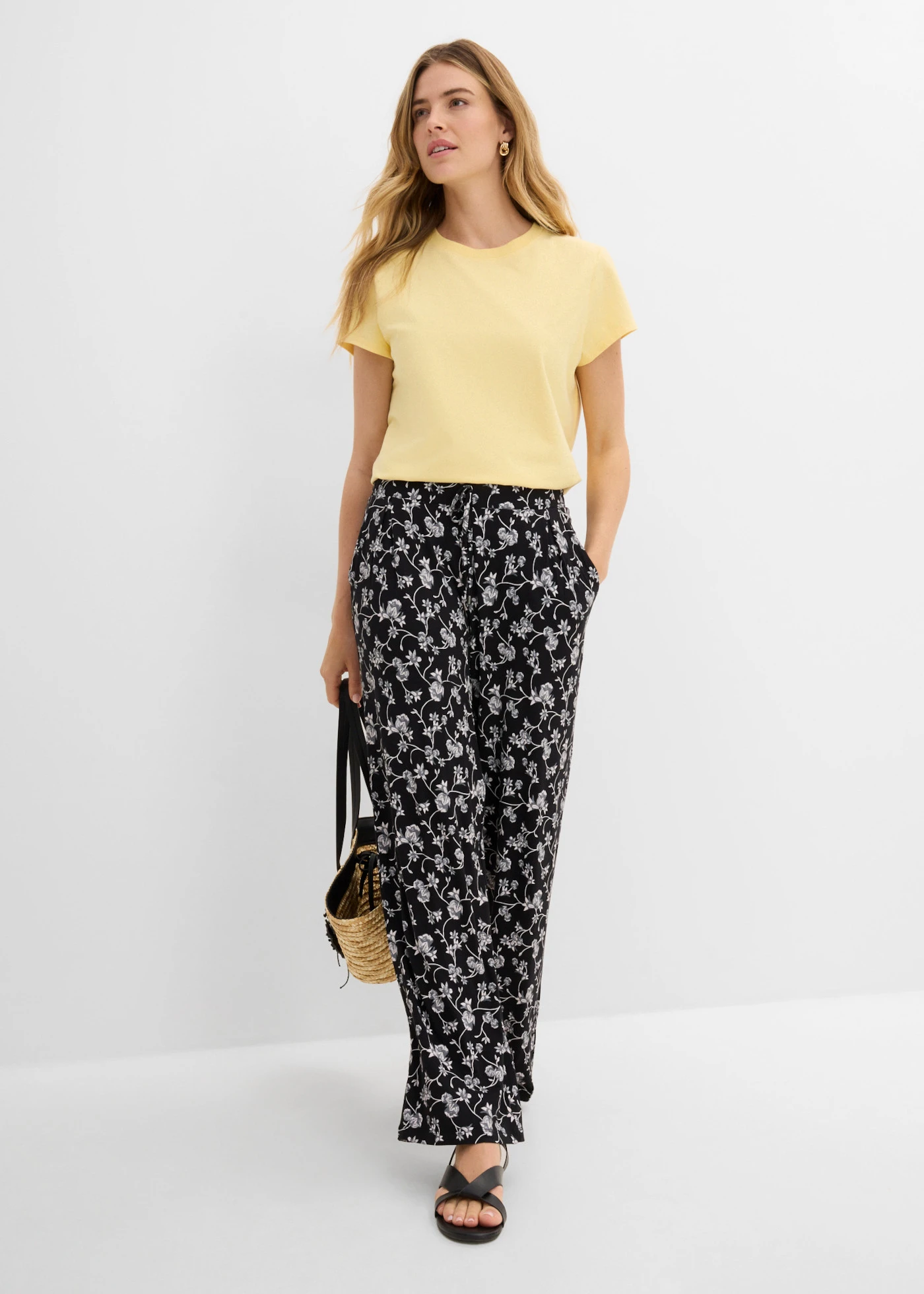 Pantalon palazzo en viscose extensible • noir floral • Boutique bonprix