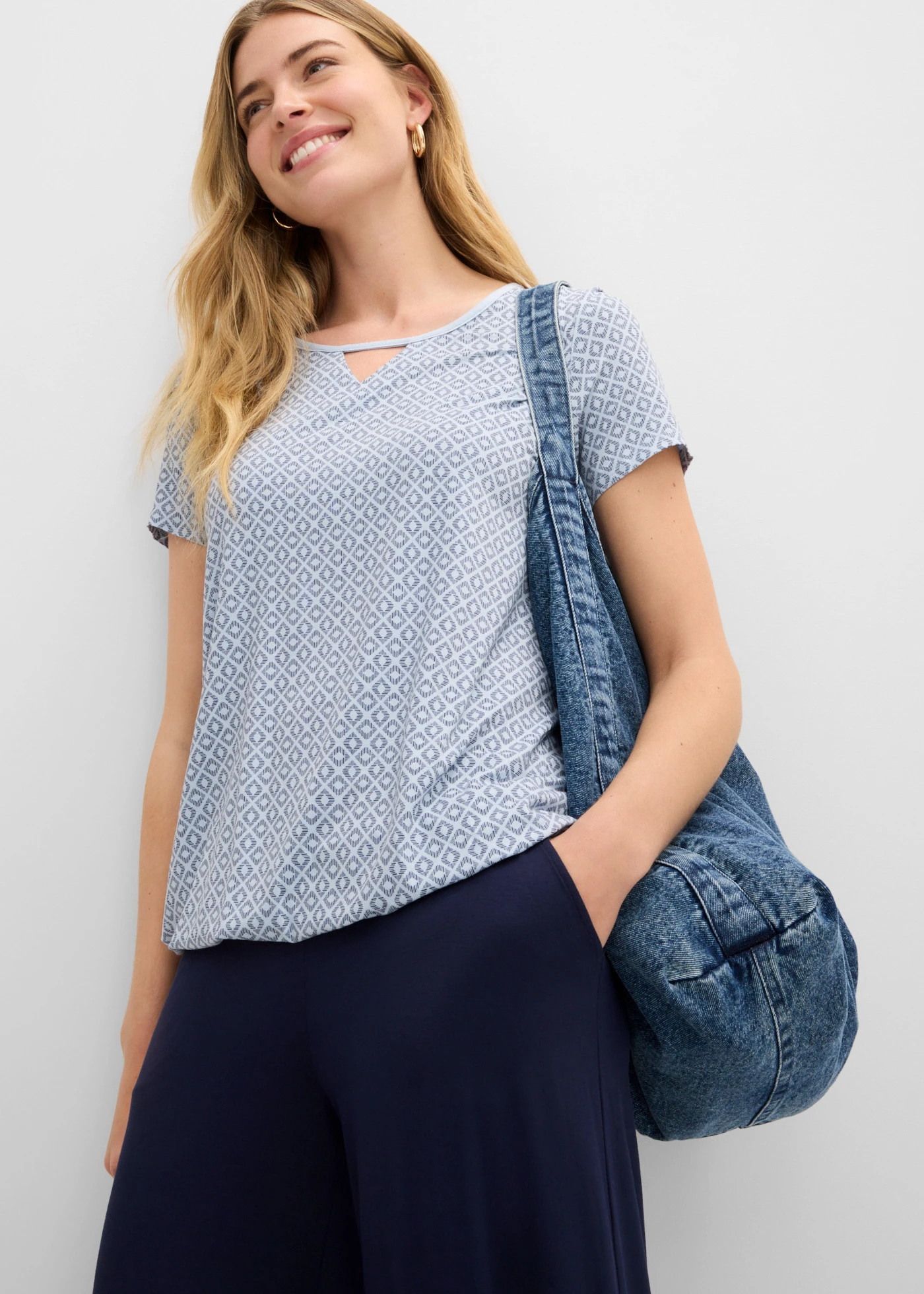 Shirt met elastiek, korte mouw • indigo grafische print • bonprix online shop