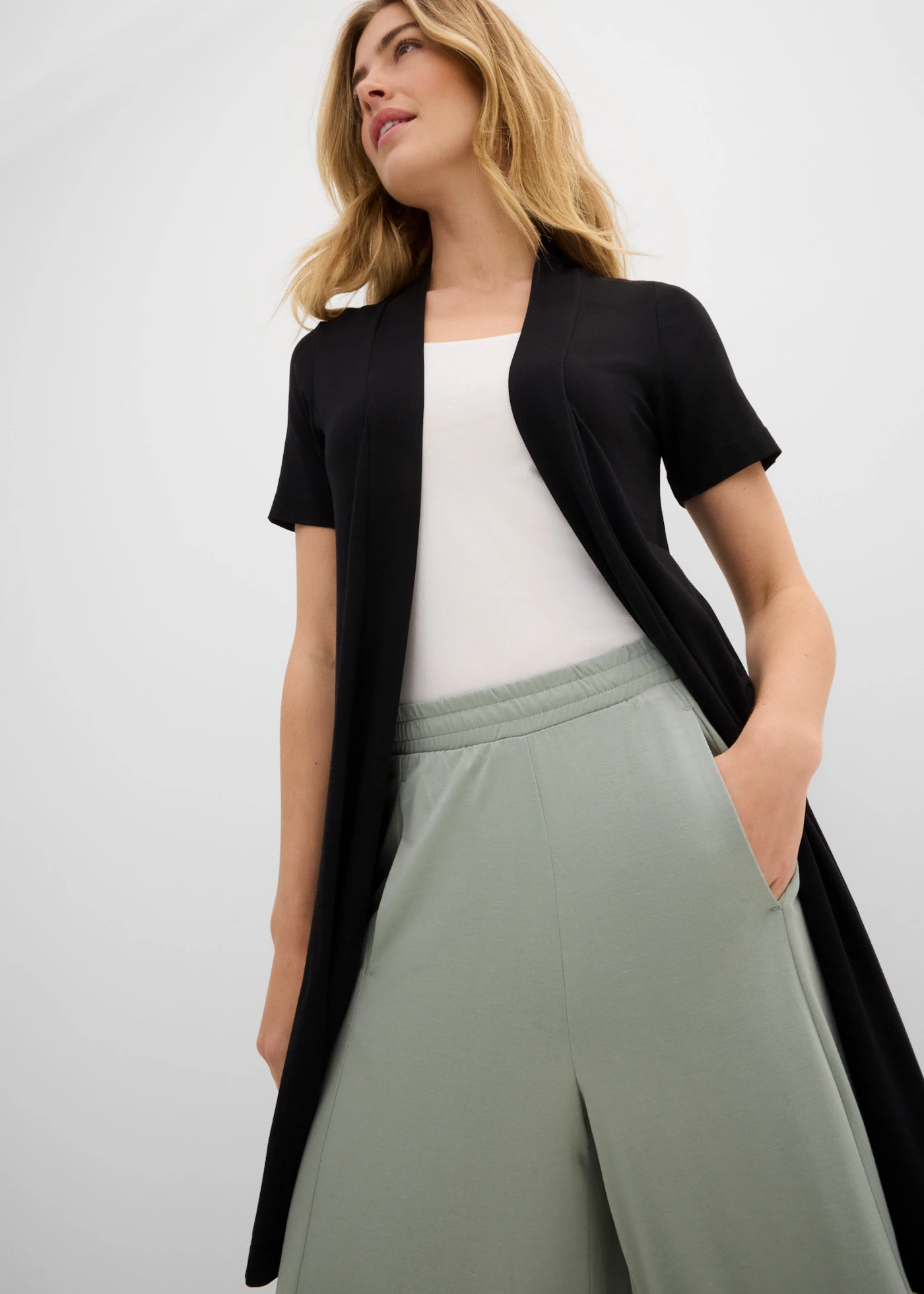 Jupe-culotte en jersey, jambes larges • vert fumé • Boutique bonprix