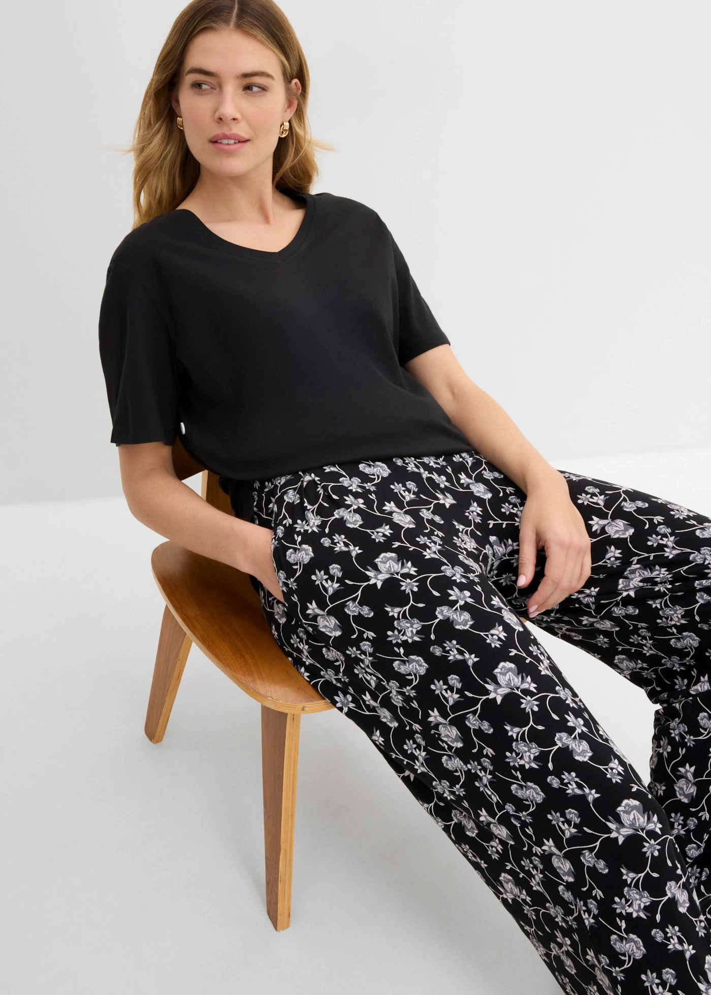 Wijd T-shirt van biologisch katoen • zwart • bonprix online shop