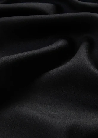 Pantaloni culotte largi din viscoză fluidă • negru • magazin bonprix