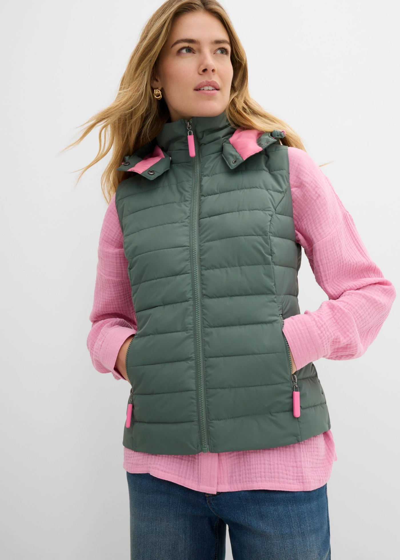 Bodywarmer met capuchon • eucalyptusgroen-roze • bonprix online shop