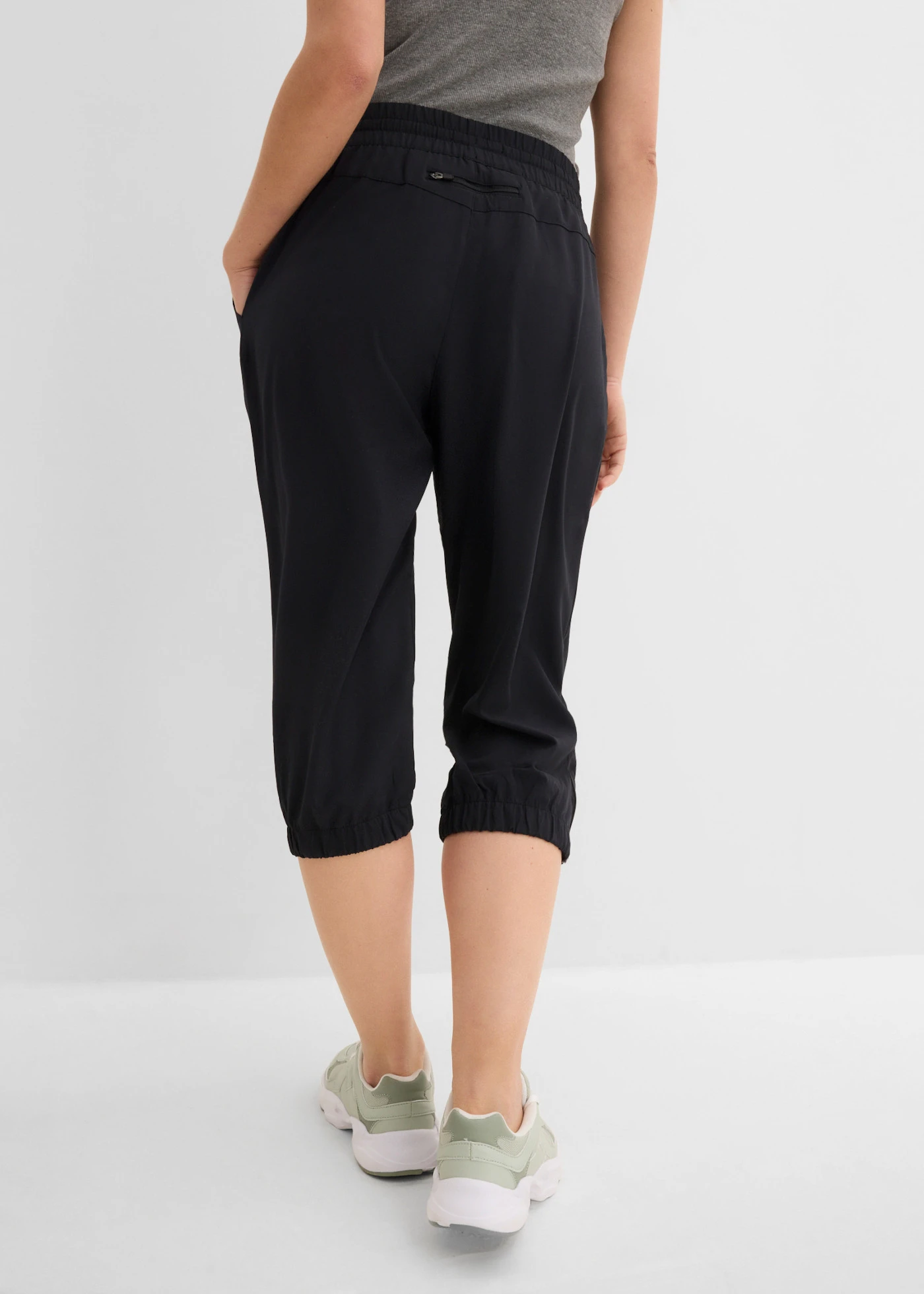 Sneldrogende outdoor broek in caprilengte • zwart • bonprix online shop