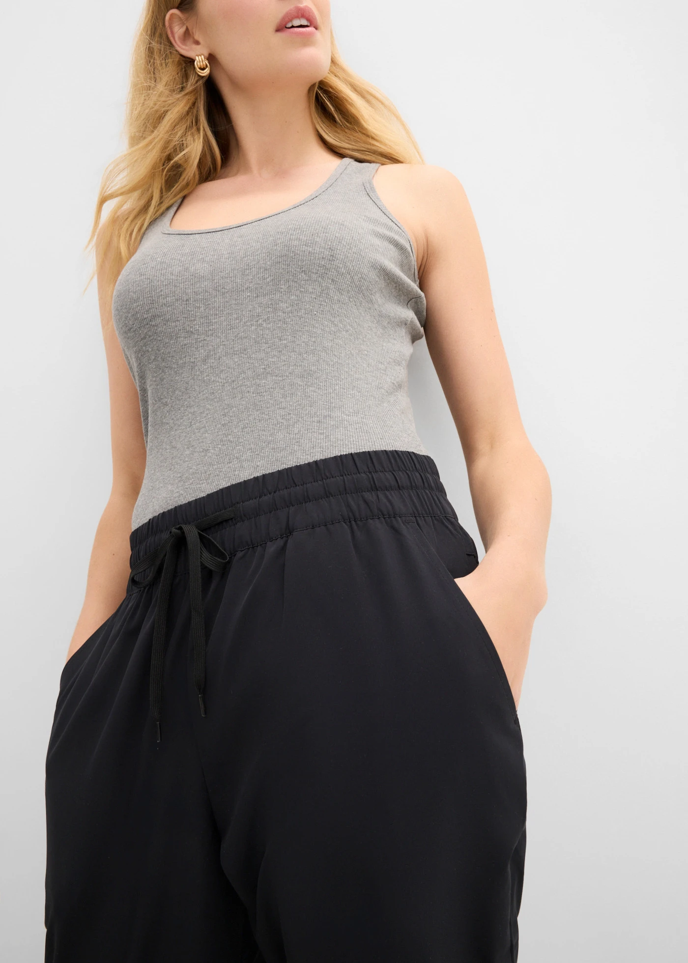 Sneldrogende outdoor broek in caprilengte • zwart • bonprix online shop