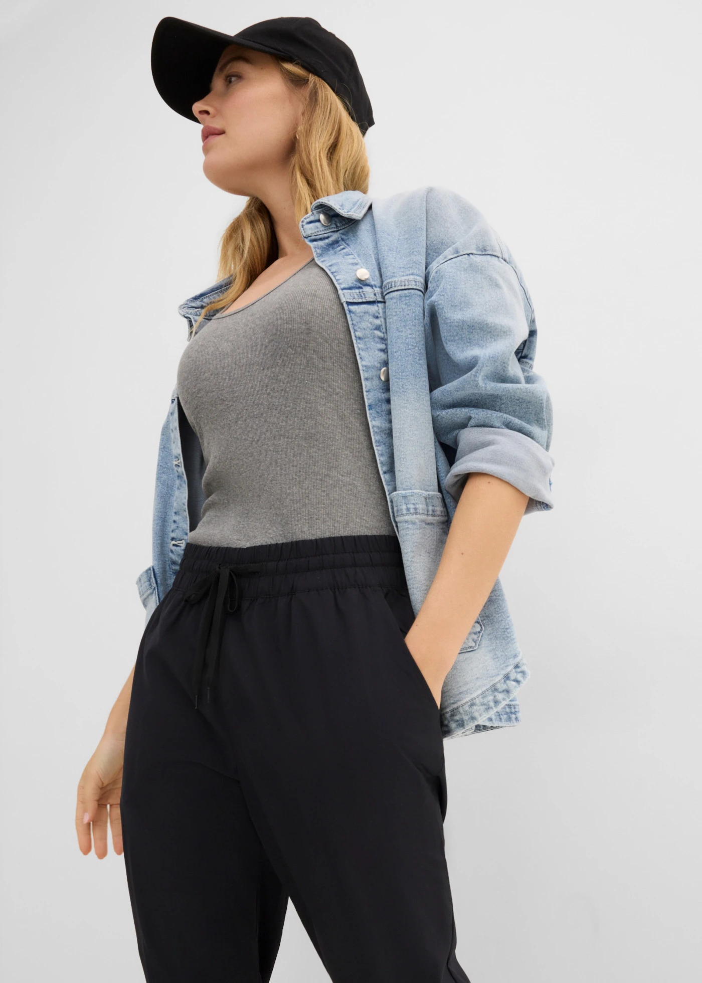 Sneldrogende outdoor broek in caprilengte • zwart • bonprix online shop