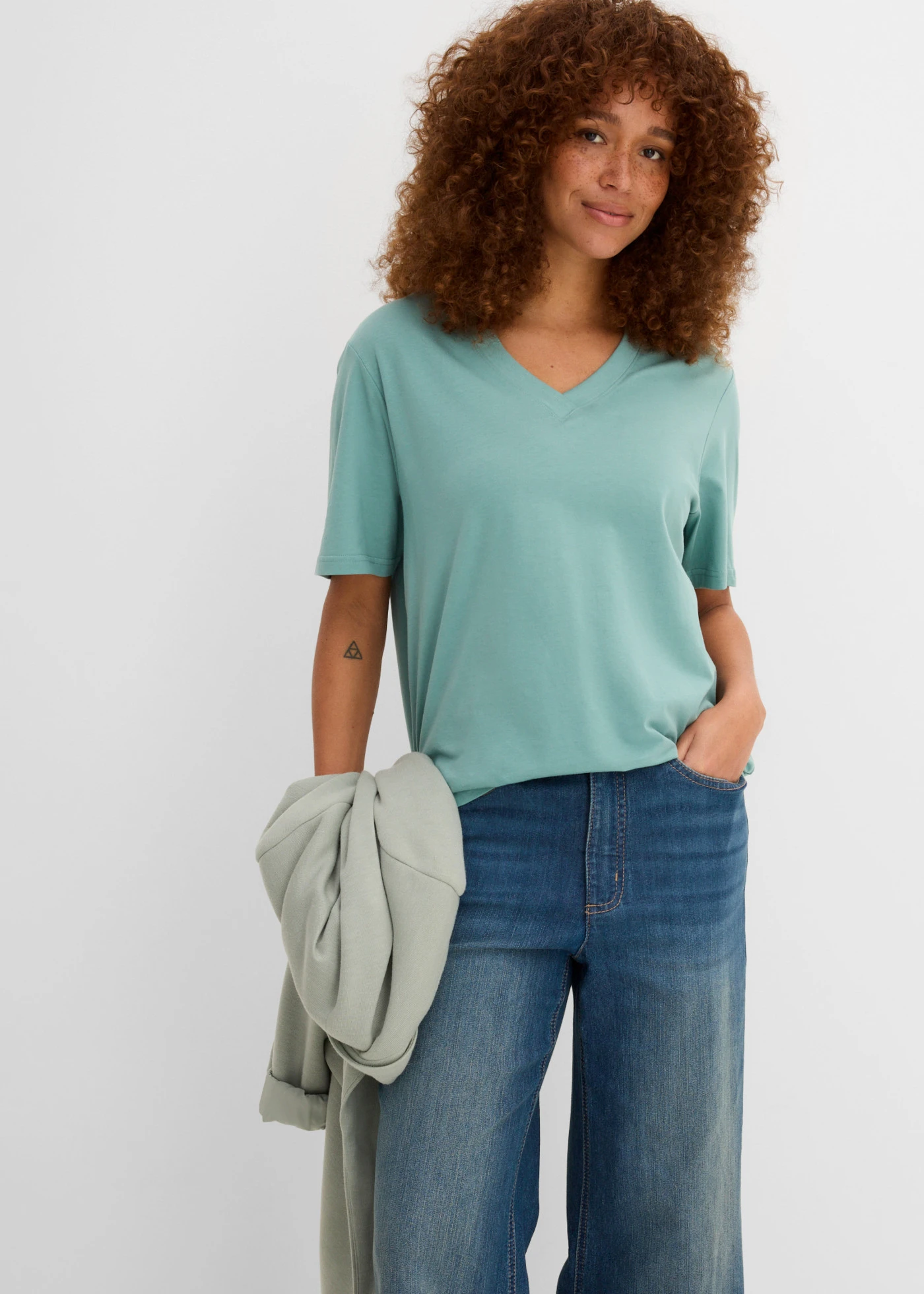 Wijd longshirt met V-hals, korte mouw  (set van 5) • lichtviolet+rooksalie+kristalroze+zwart+wit • bonprix online shop