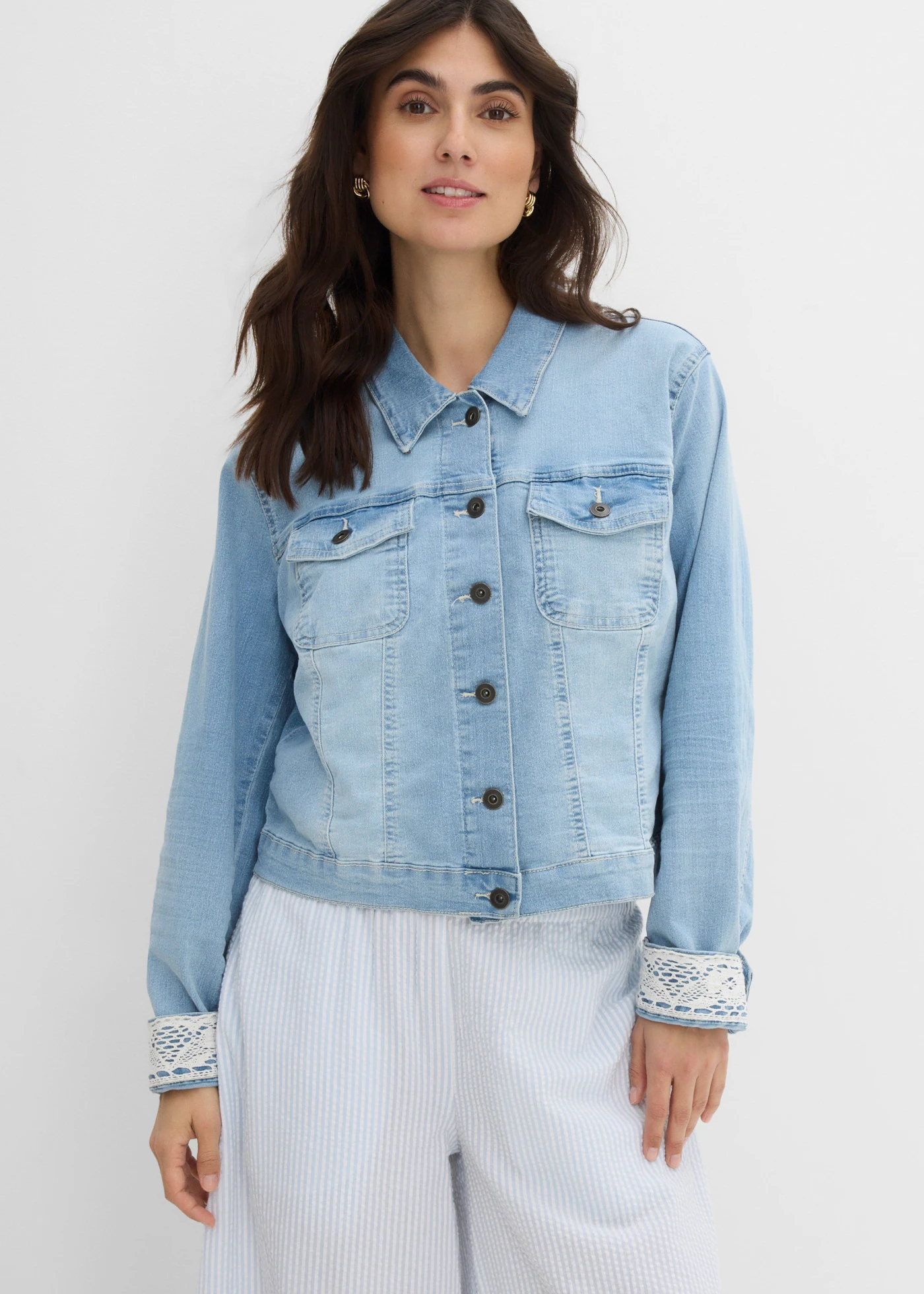 Džínová bunda s krajkovou vsadkou • světle modrý denim • bonprix obchod