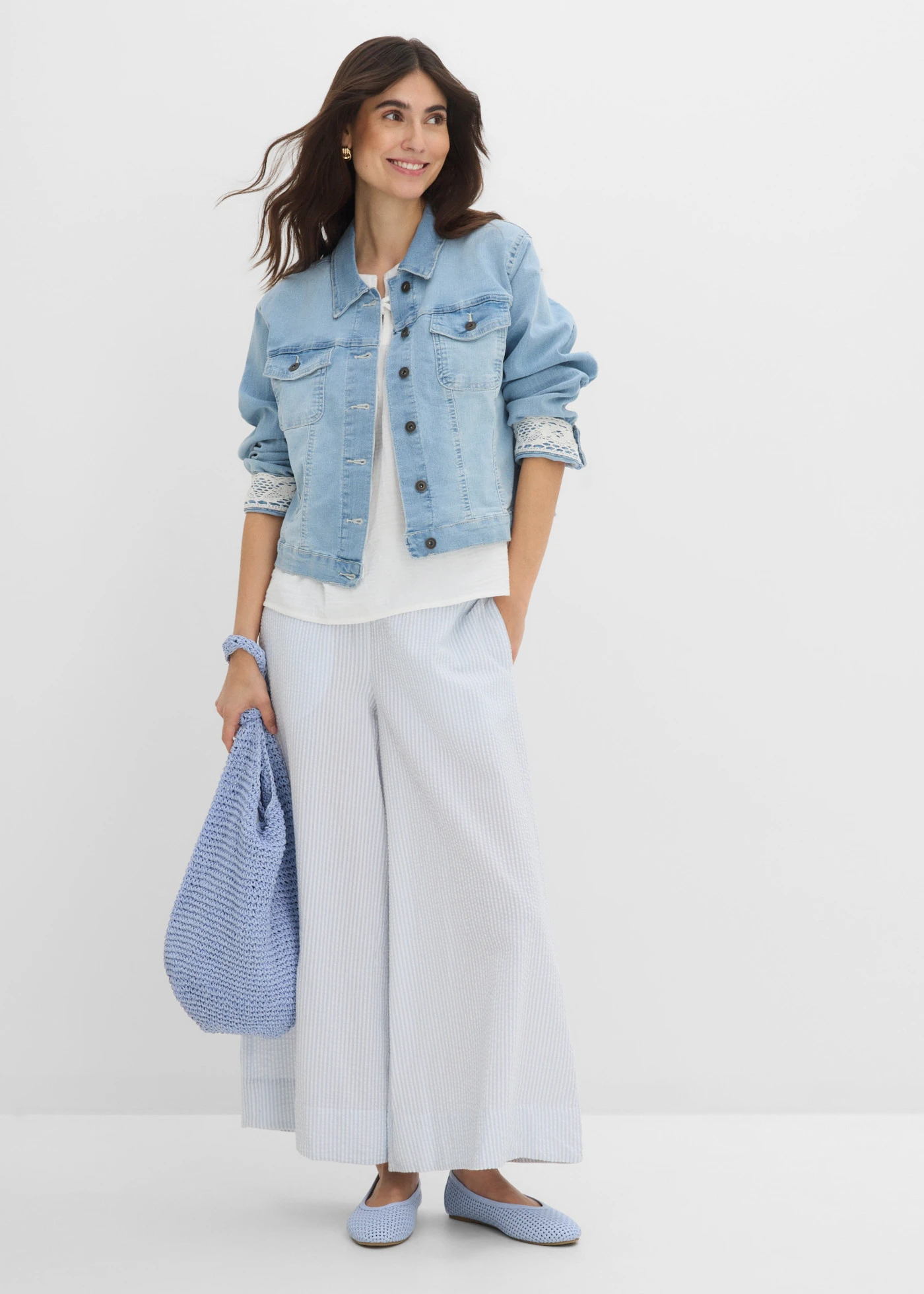 Džínová bunda s krajkovou vsadkou • světle modrý denim • bonprix obchod