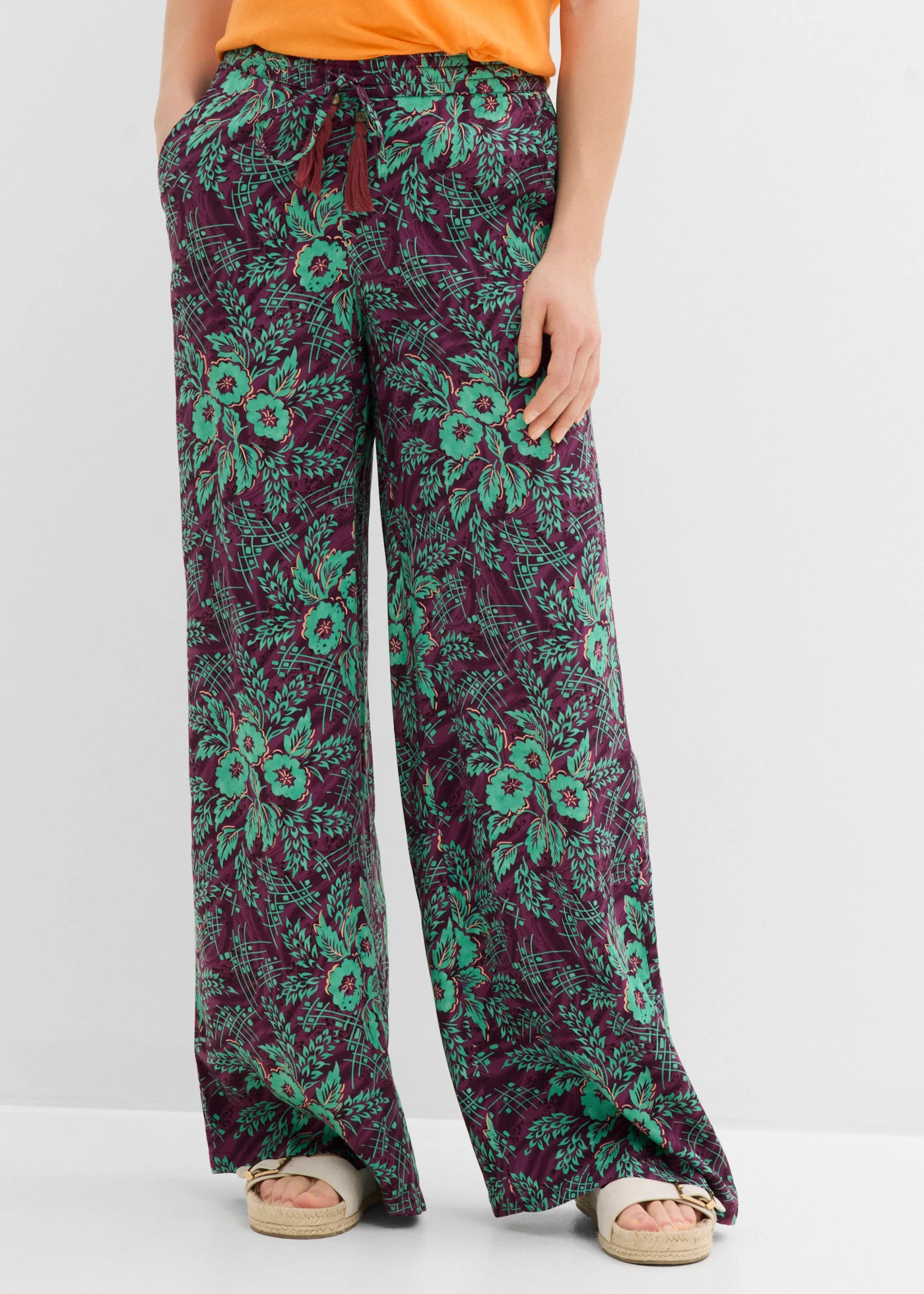 Palazzo broek van soepele viscose • bessen-saliegroen gebloemd • bonprix online shop