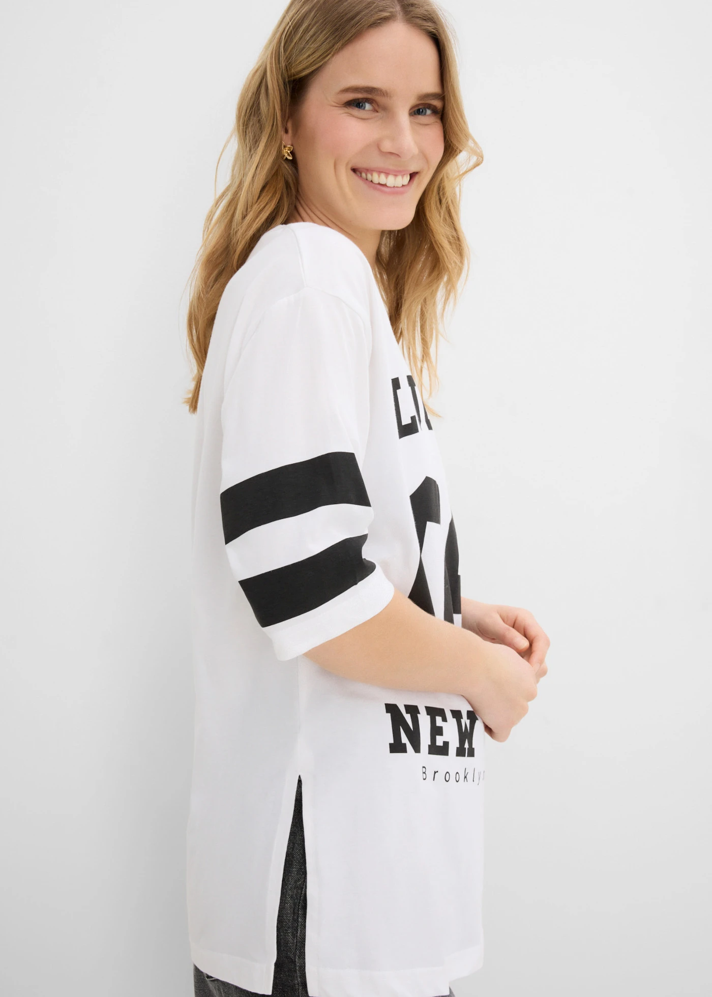 Bő póló tiszta bio-pamutból • fehér/fekete mintás • bonprix áruház