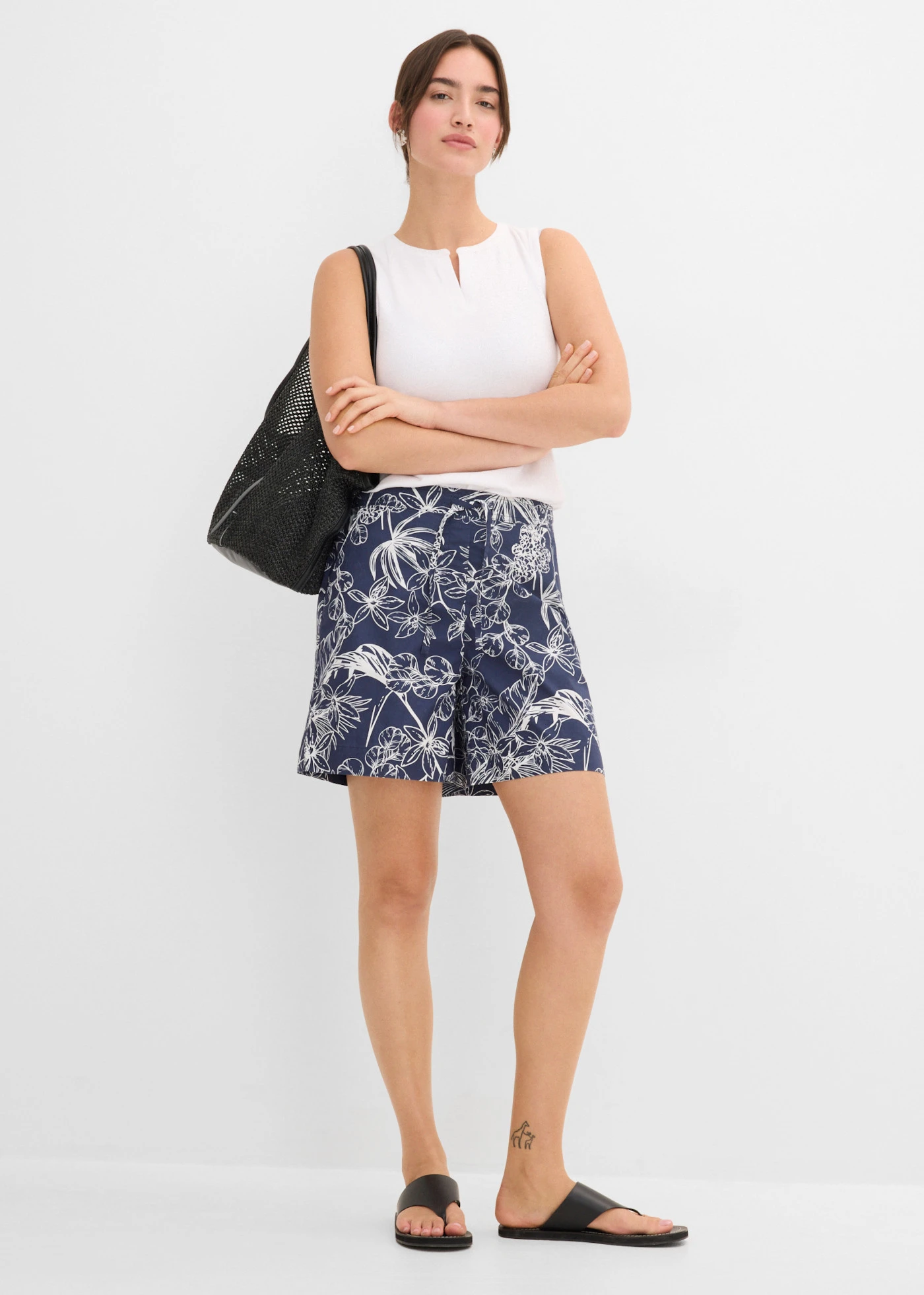 Rövidnadrág tiszta pamutból • sötétkék/gyapjúfehér mintás • bonprix áruház