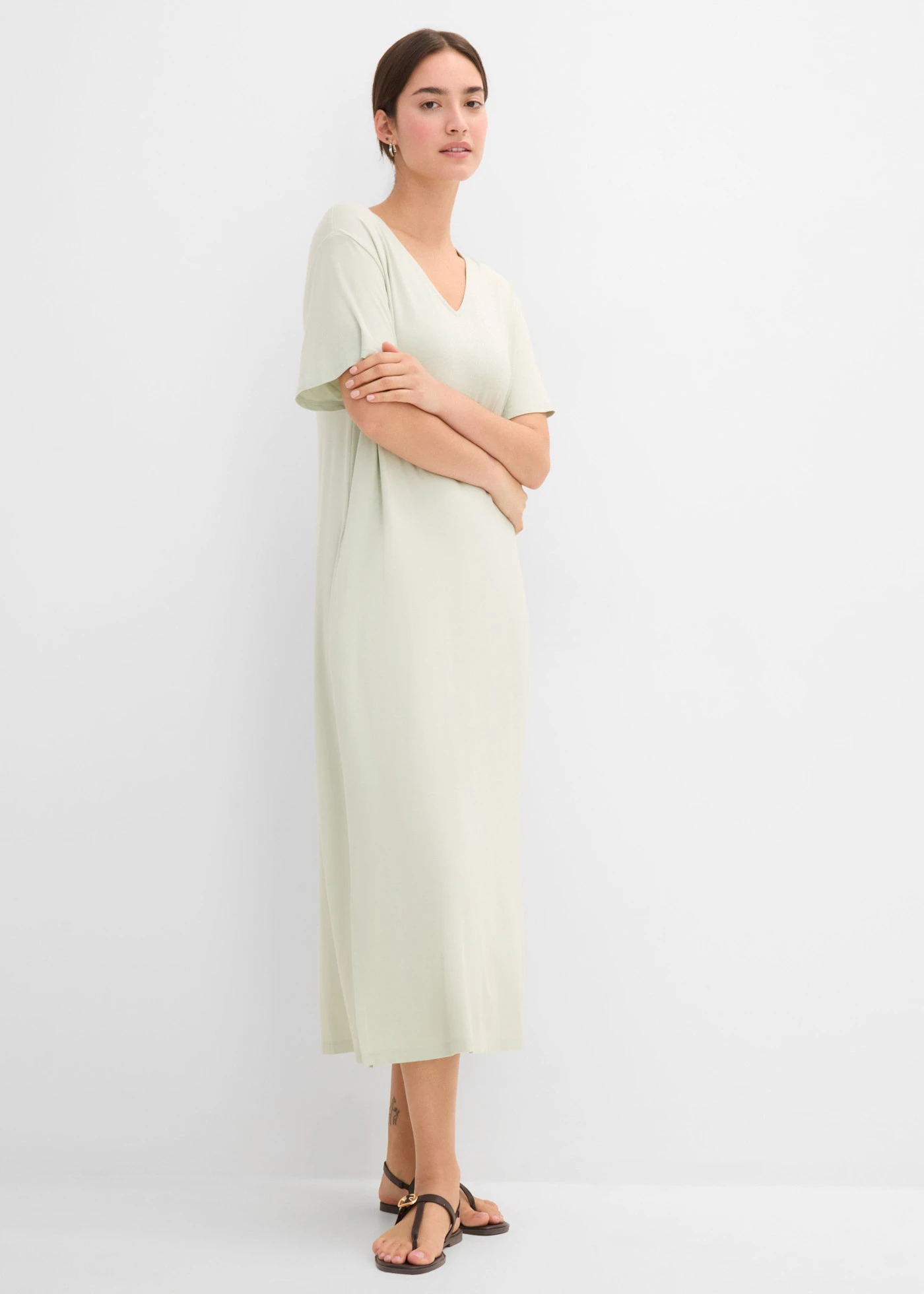 Robe en jersey viscose • vert galet • Boutique bonprix