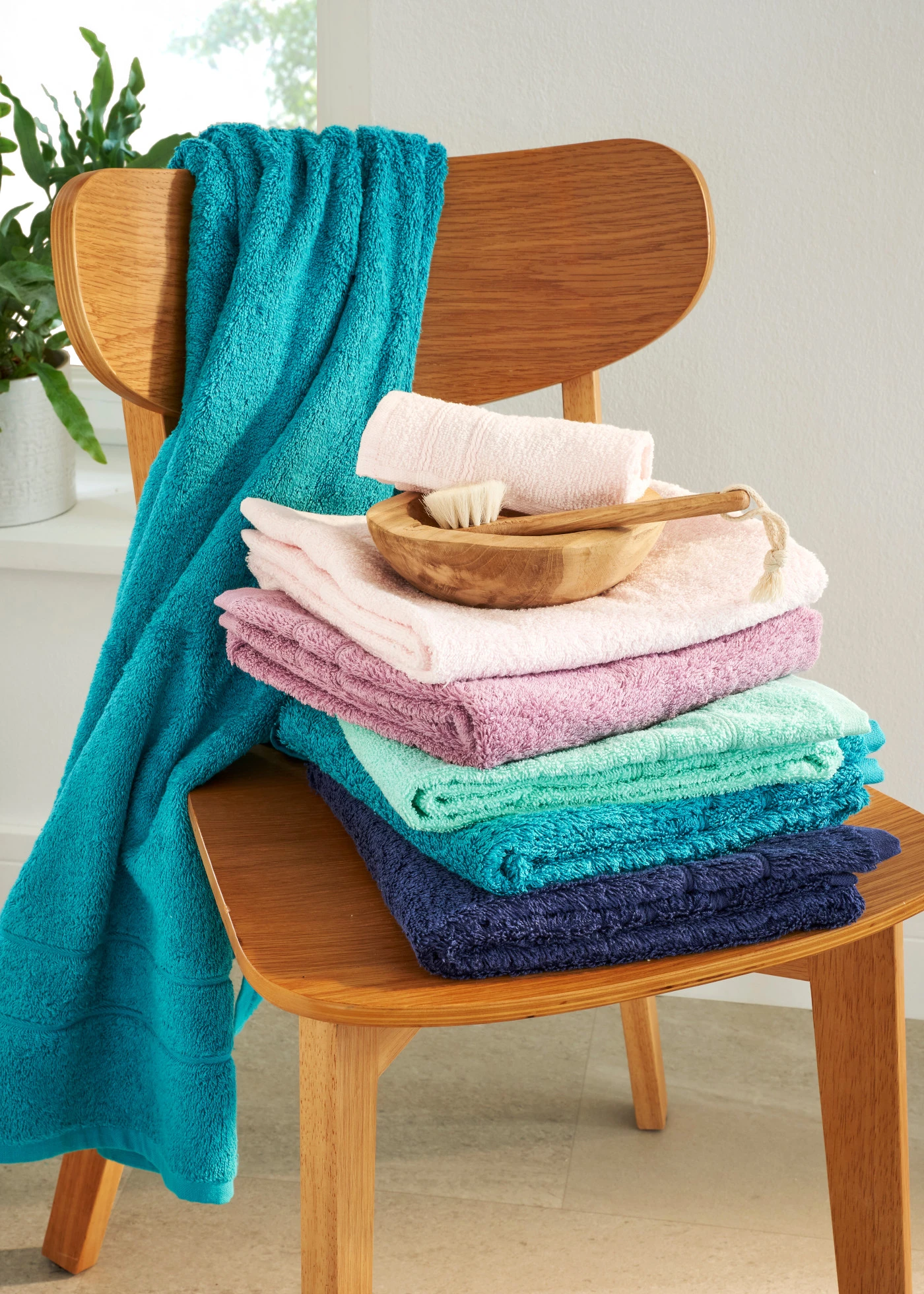 Serviette de toilette en éponge douce pur coton • pétrole • Boutique bonprix