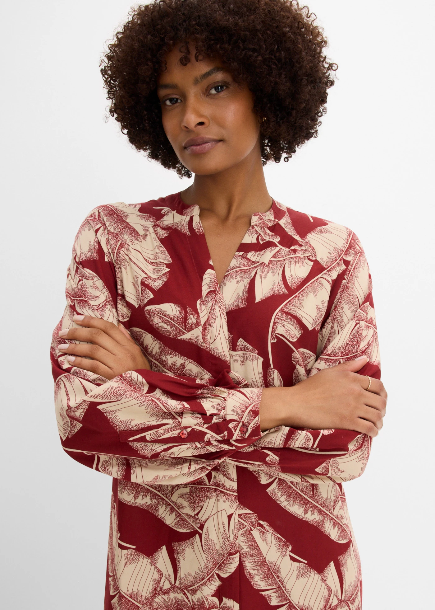 Robe caftan en viscose fluide • rouge désert-sable clair • Boutique bonprix