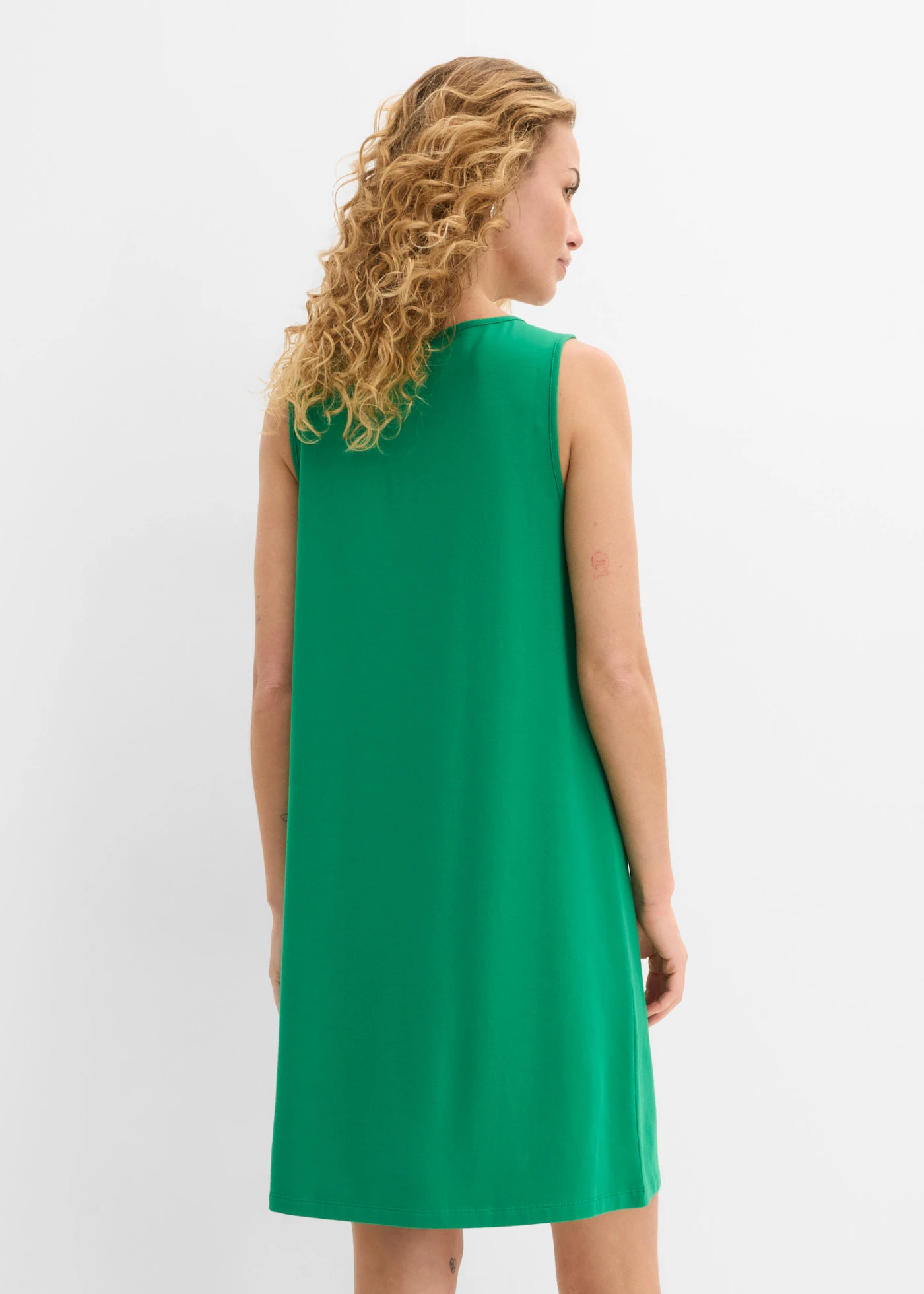 Jersey jurk van een elastische biologisch katoenmix • edelsteengroen • product-page.page-title-suffix