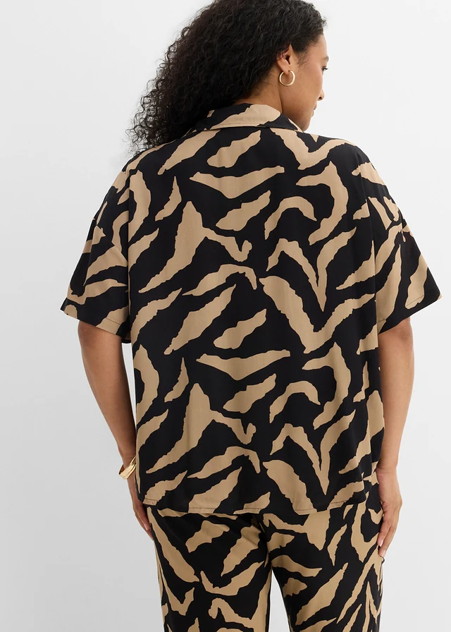 Blouse met korte mouwen van zachte viscose, Kleur: zwart-mat camel gedessineerd
