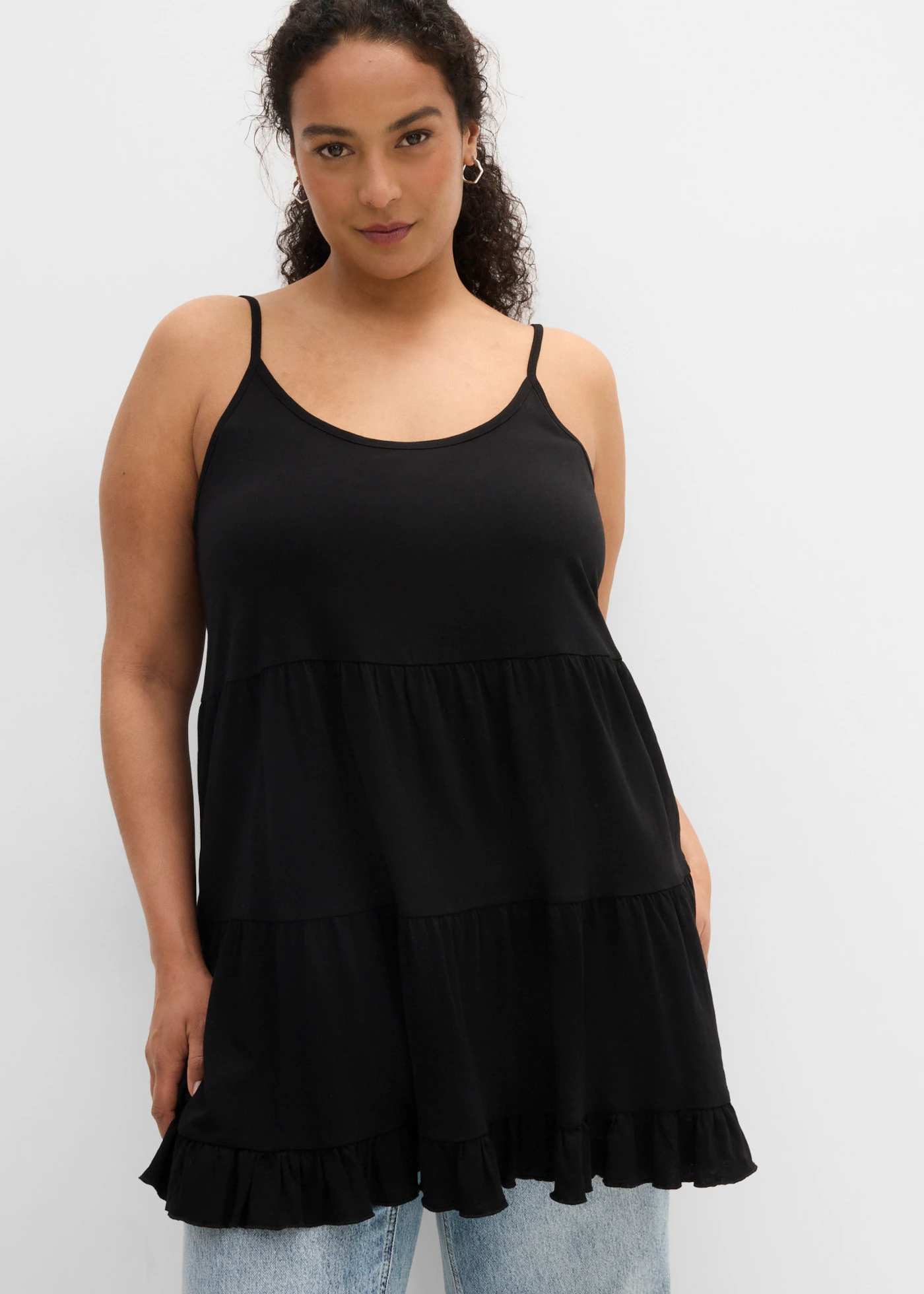 Lange spaghetti top met volants • zwart plus size • product-page.page-title-suffix