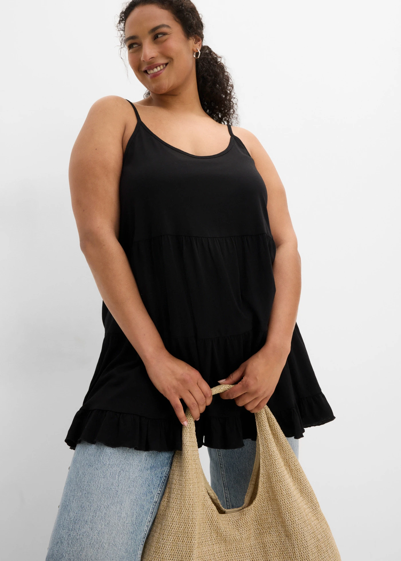 Lange spaghetti top met volants • zwart plus size • product-page.page-title-suffix