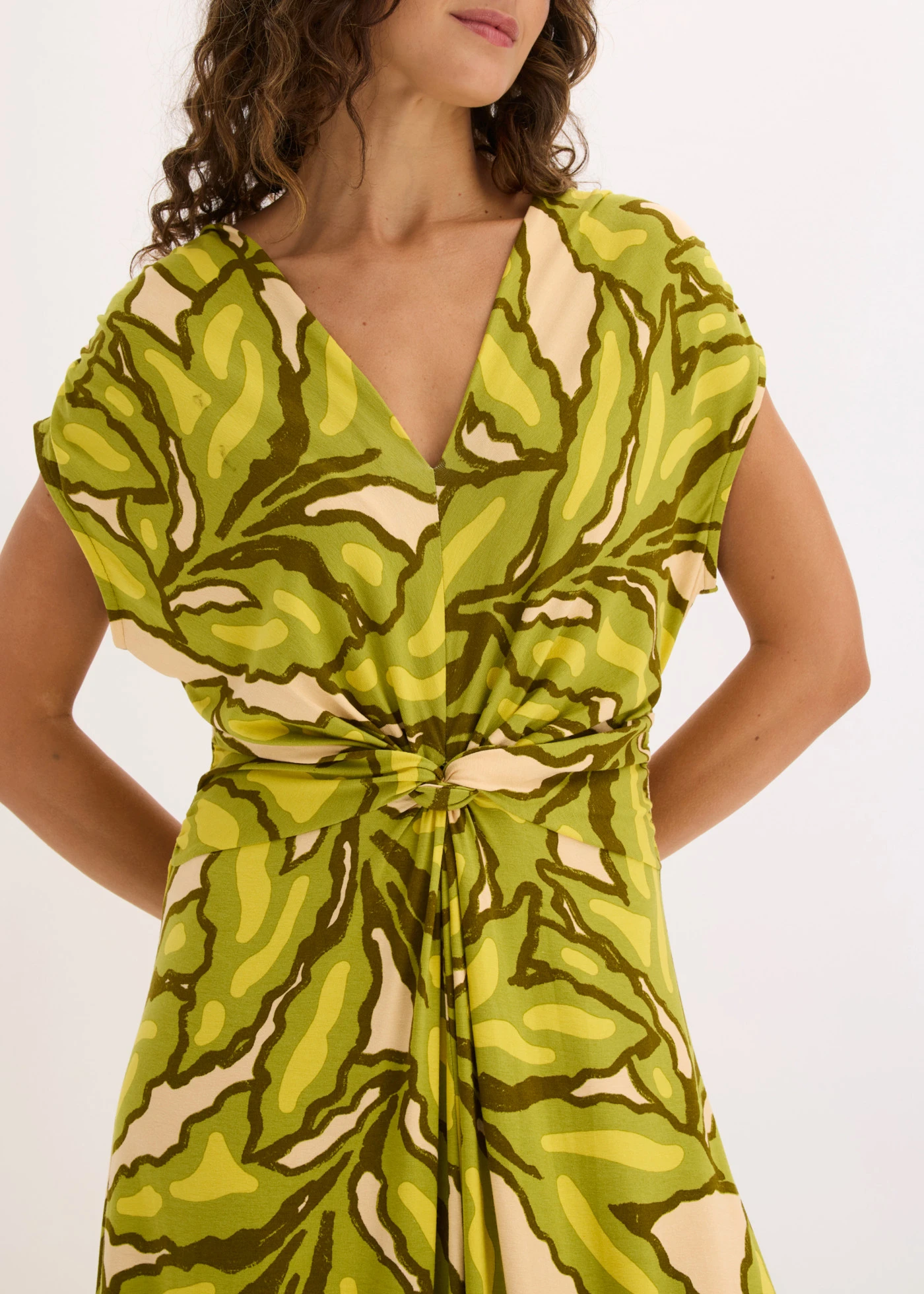 Jersey jurk in een zachte viscosemix • groen gebloemd • bonprix online shop