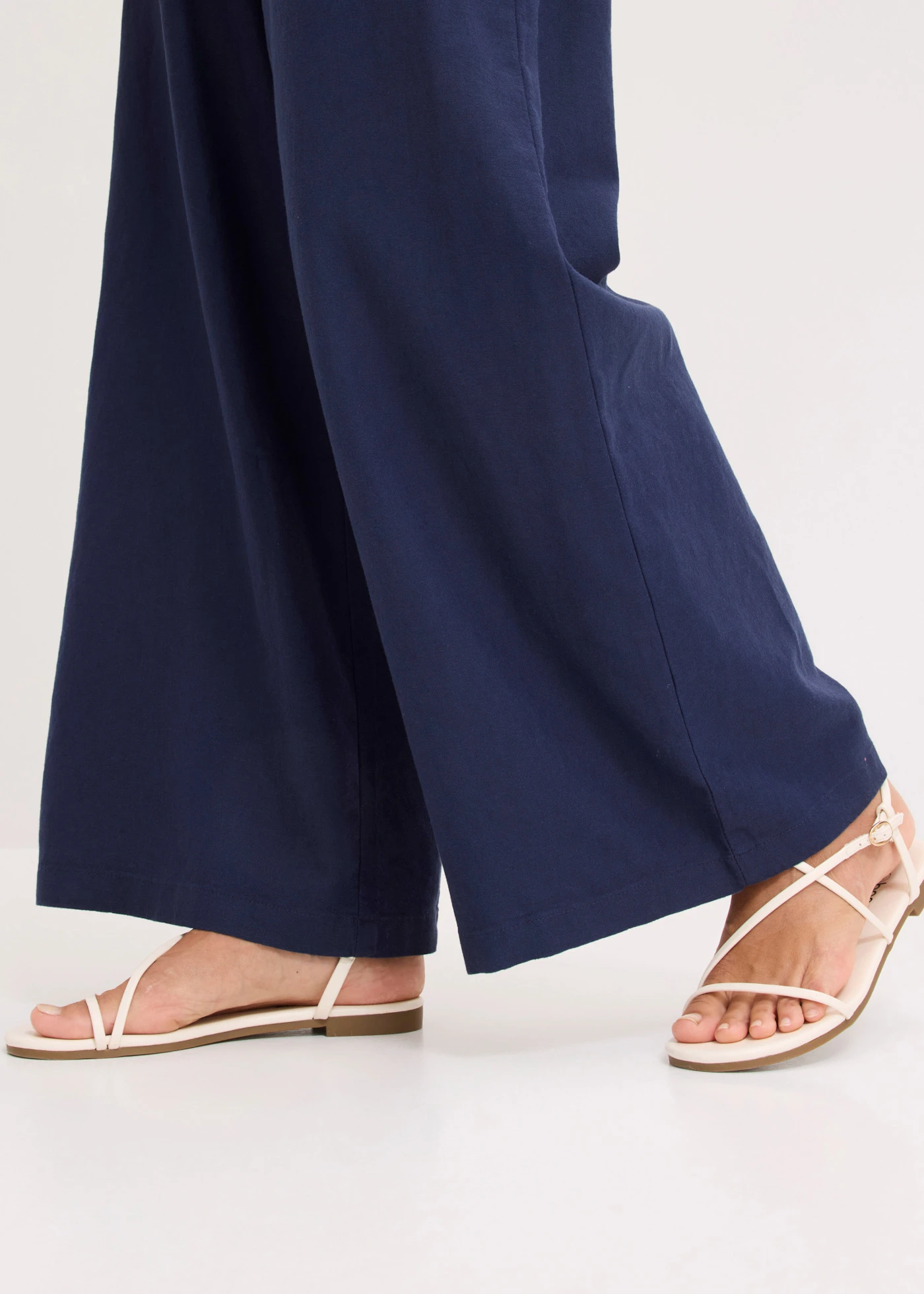 Pantalon large et léger à pinces en lin mélangé • bleu foncé • product-page.page-title-suffix