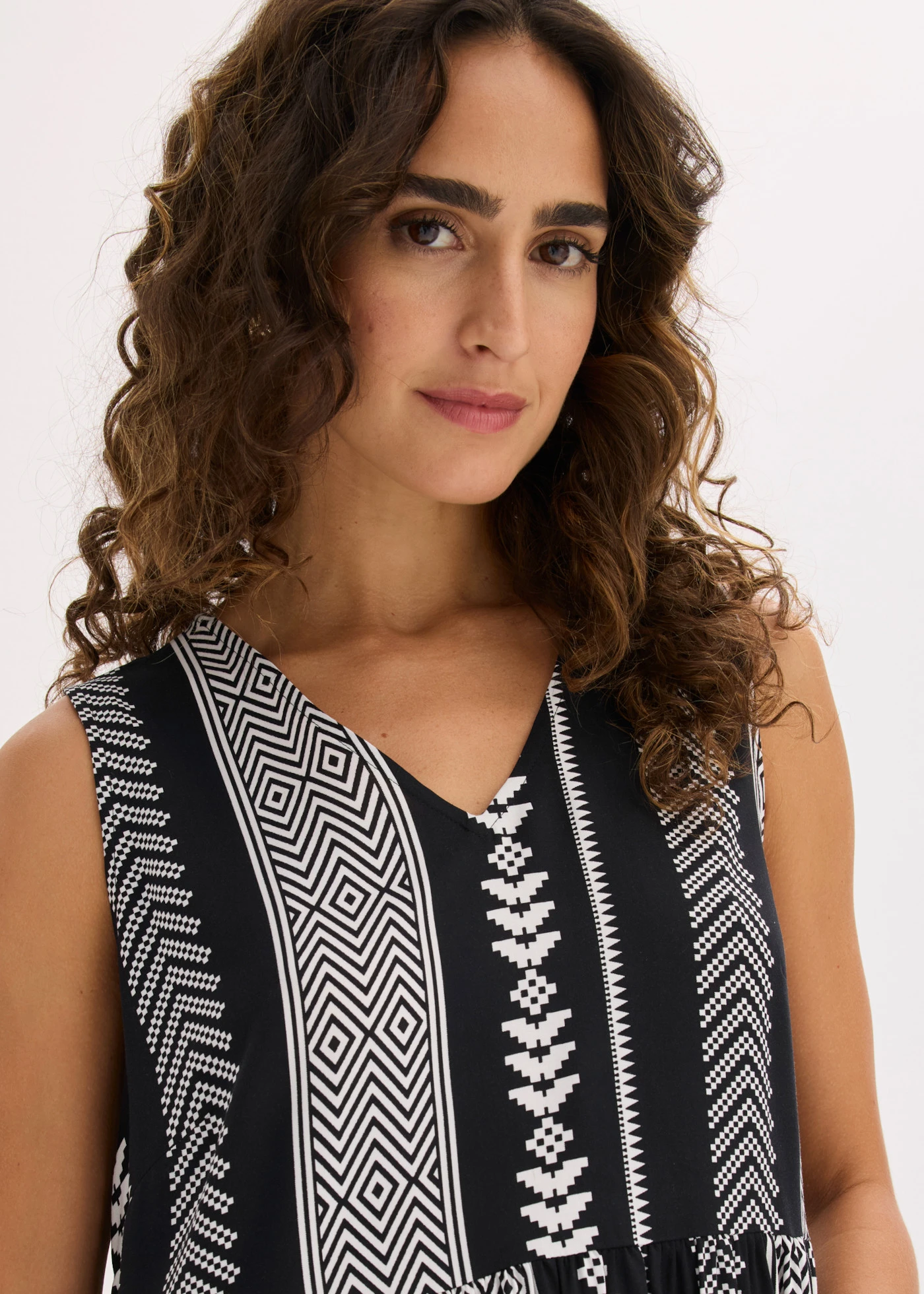 Robe longue et fluide en viscose • noir-écru • product-page.page-title-suffix