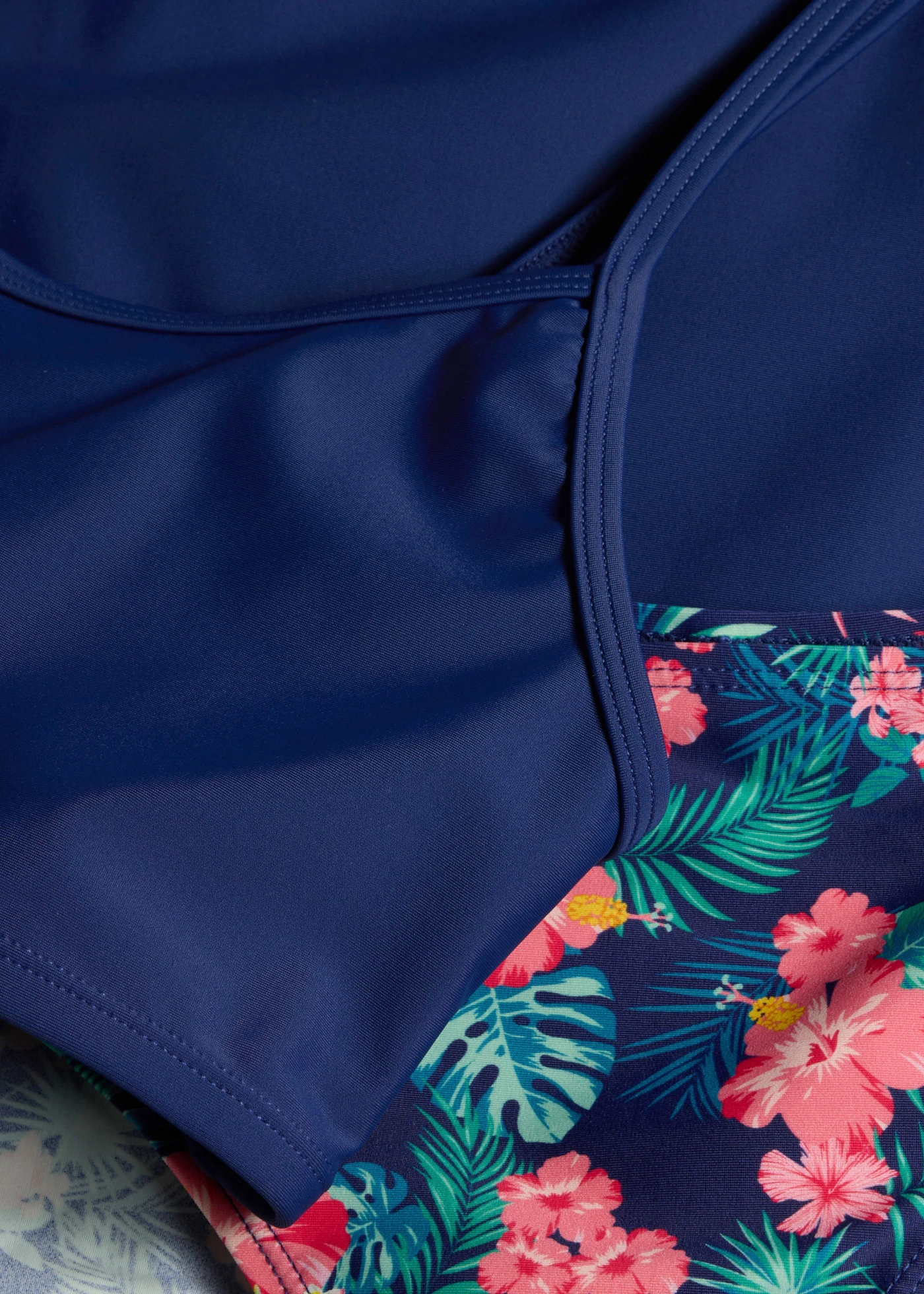 Bikini en rokje (3-dlg. set) • middernachtblauw gebloemd • product-page.page-title-suffix