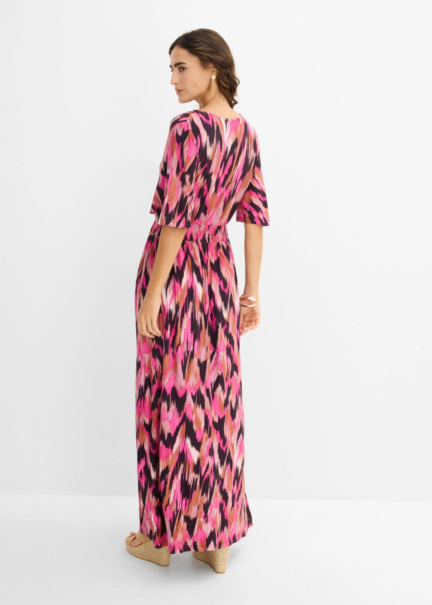 Jersey jurk van een zachte viscosemix • bessen gedessineerd • product-page.page-title-suffix