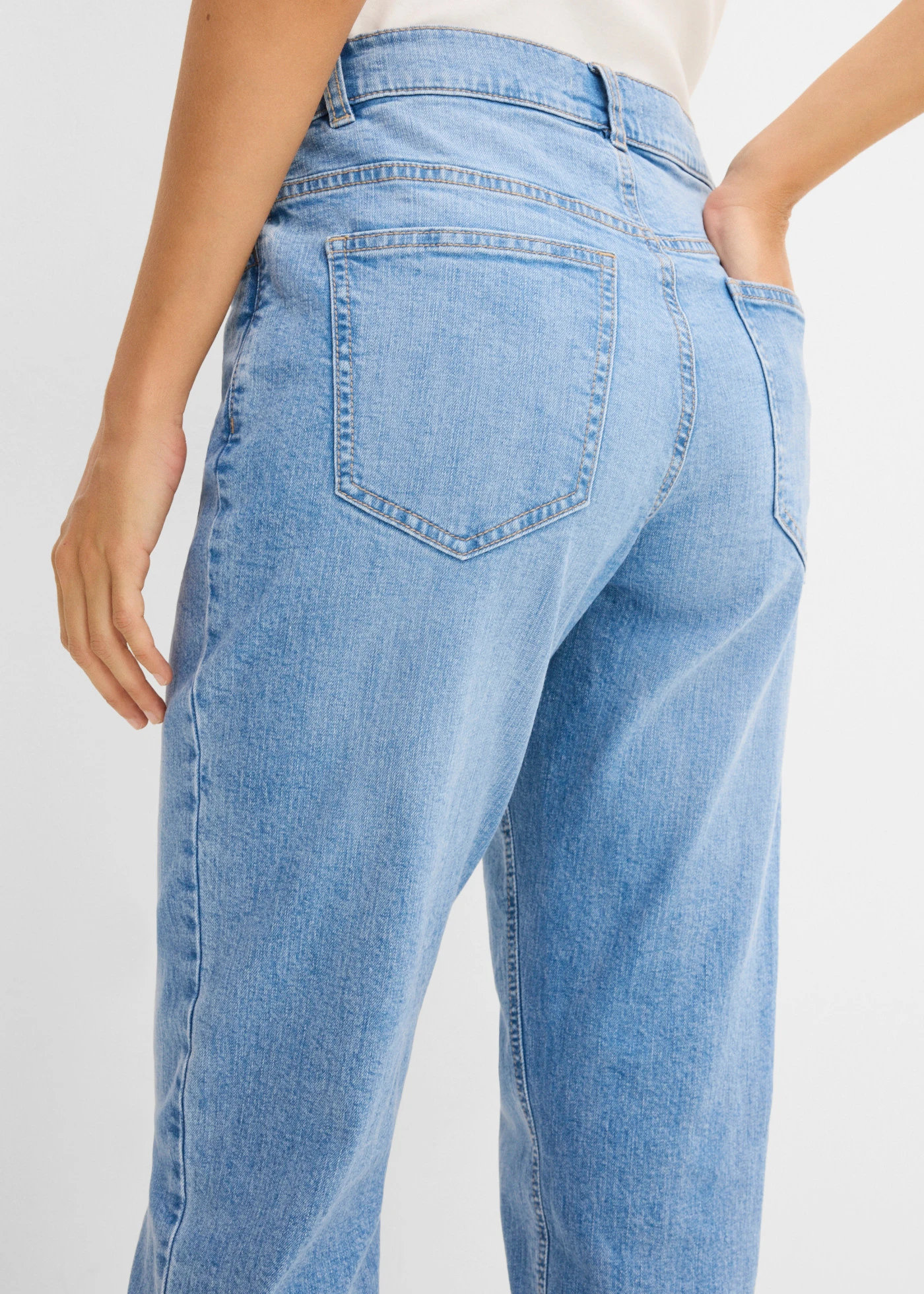 Mom jeans, high waist • lichtblauw denim used • bonprix online shop