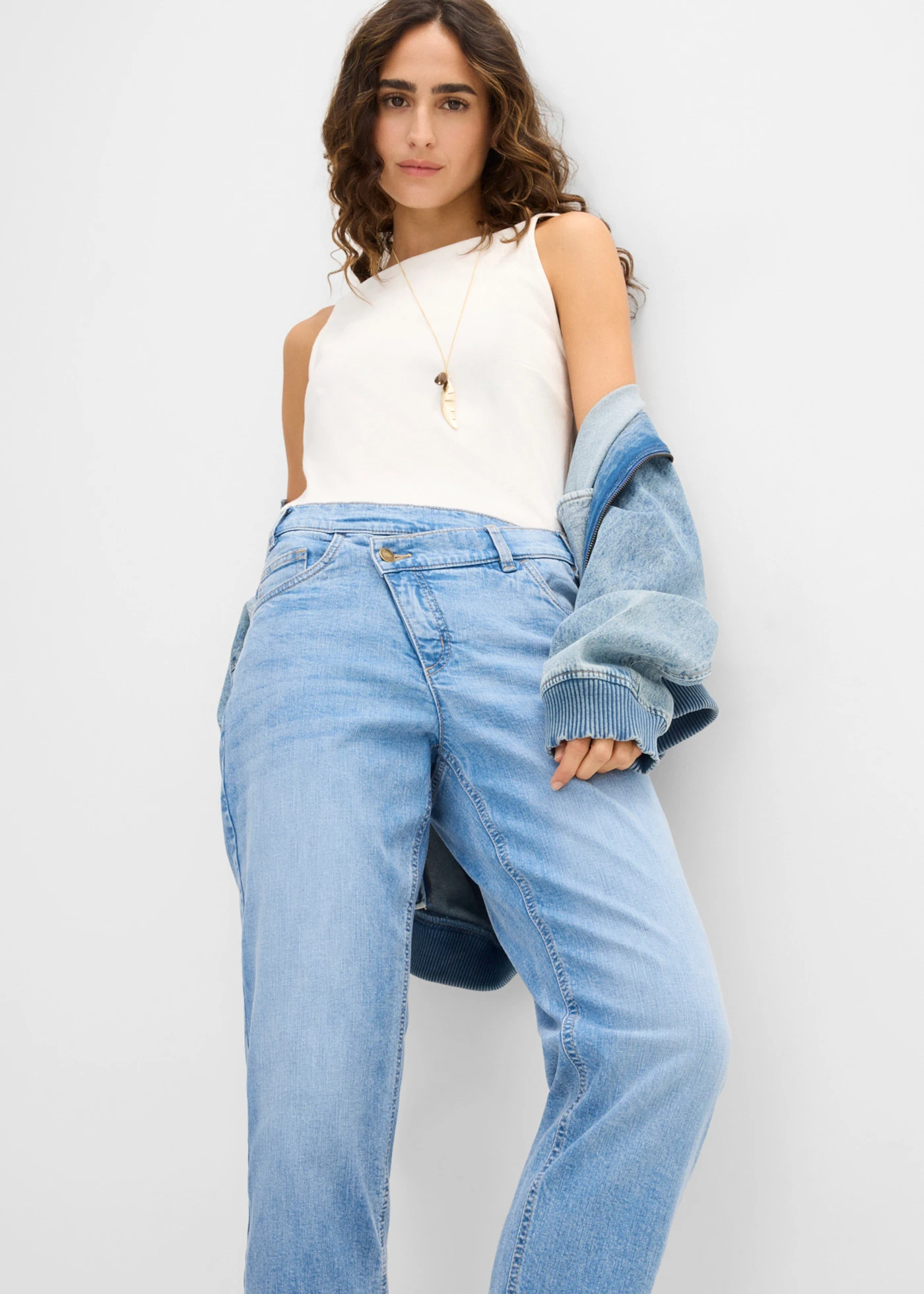 Blugi mom High Waist • bleu denim uzat • magazin bonprix