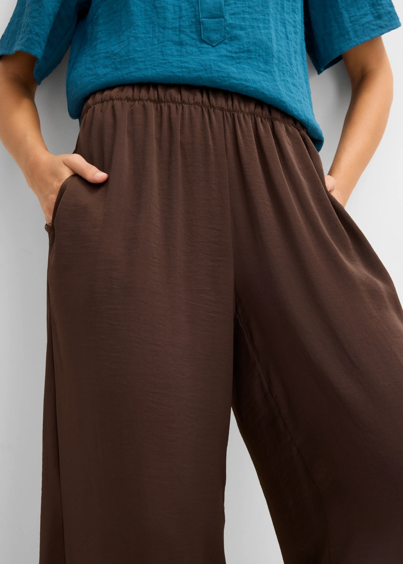 Pantalon palazzo • marron foncé • product-page.page-title-suffix