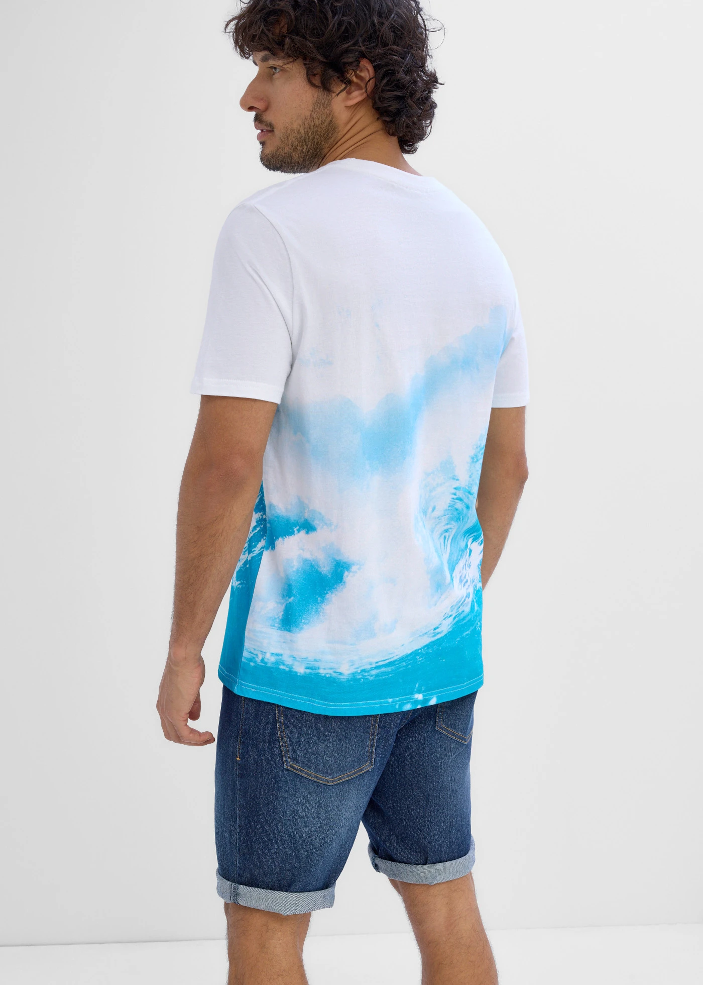 Tricou din bumbac organic 100% • alb-verde-albastru cu imprimeu • magazin bonprix