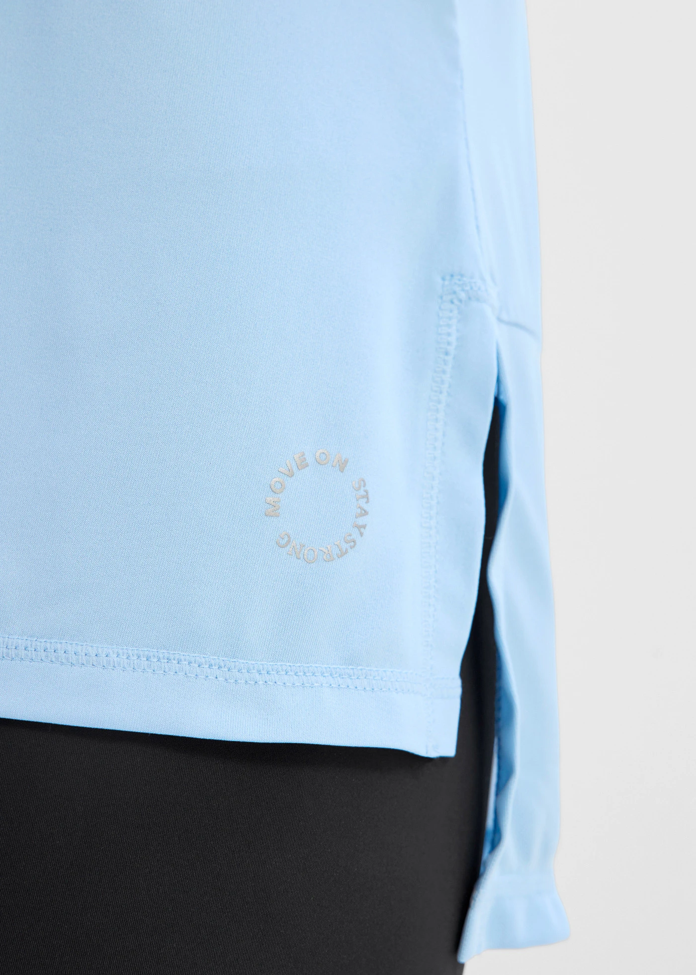 Lang sportshirt met mesh, sneldrogend • lichtblauw • product-page.page-title-suffix