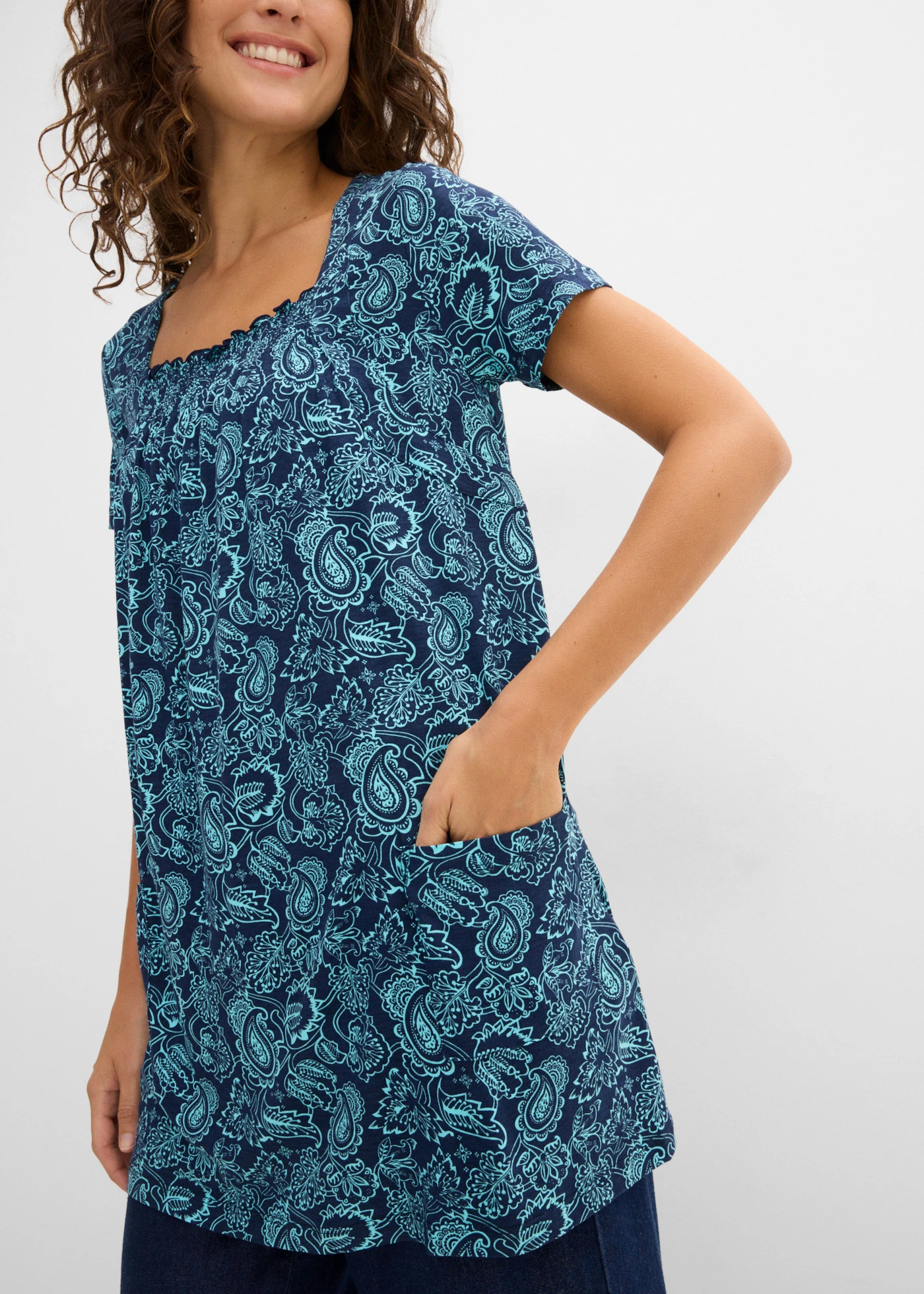 Tunique manches courtes en jersey • bleu foncé/turquoise imprimé paisley • Boutique bonprix