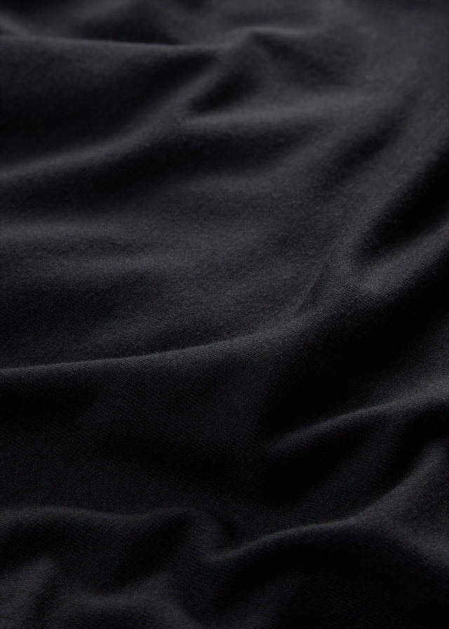 Longshirt in een fijne viscosemix • zwart • product-page.page-title-suffix