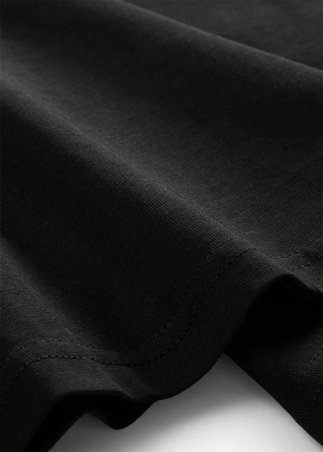 T-shirt près du corps, Couleur: noir