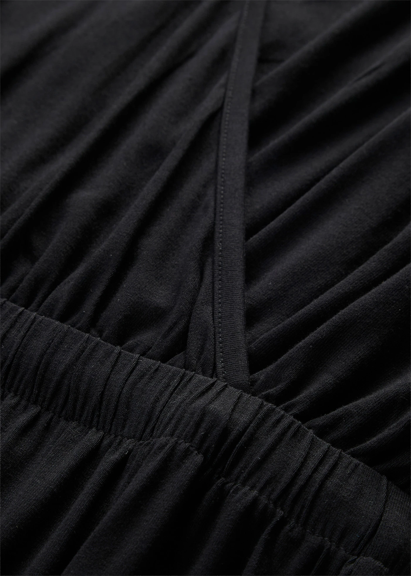 Jersey jumpsuit van vloeiende viscose • zwart • bonprix online shop