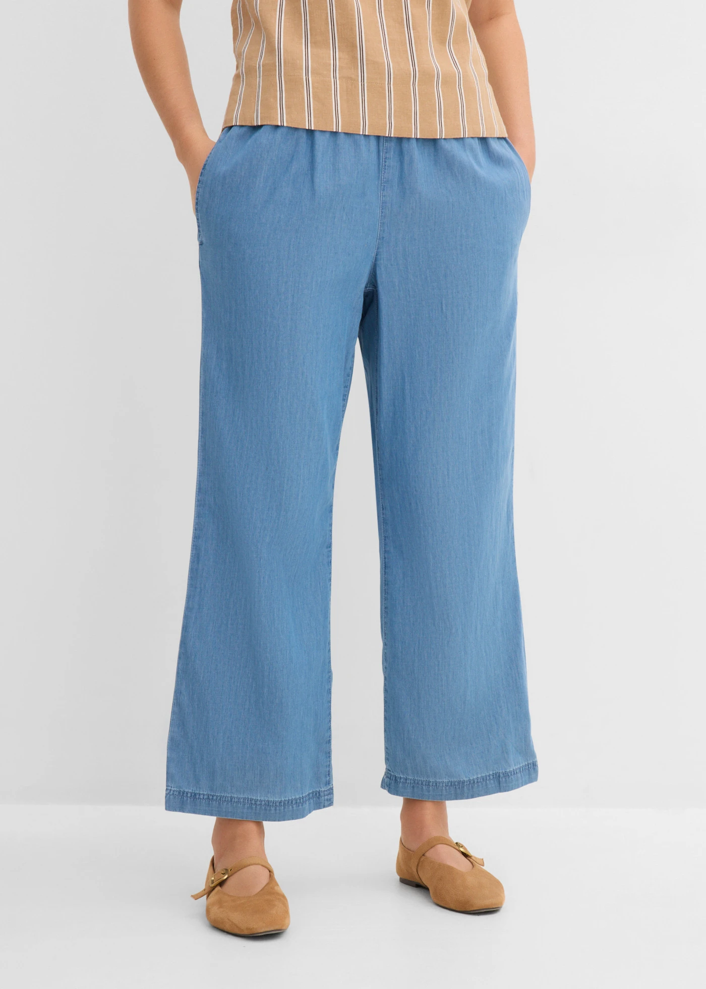 Wide leg high waist jeans, cropped • lichtblauw denim • bonprix online shop