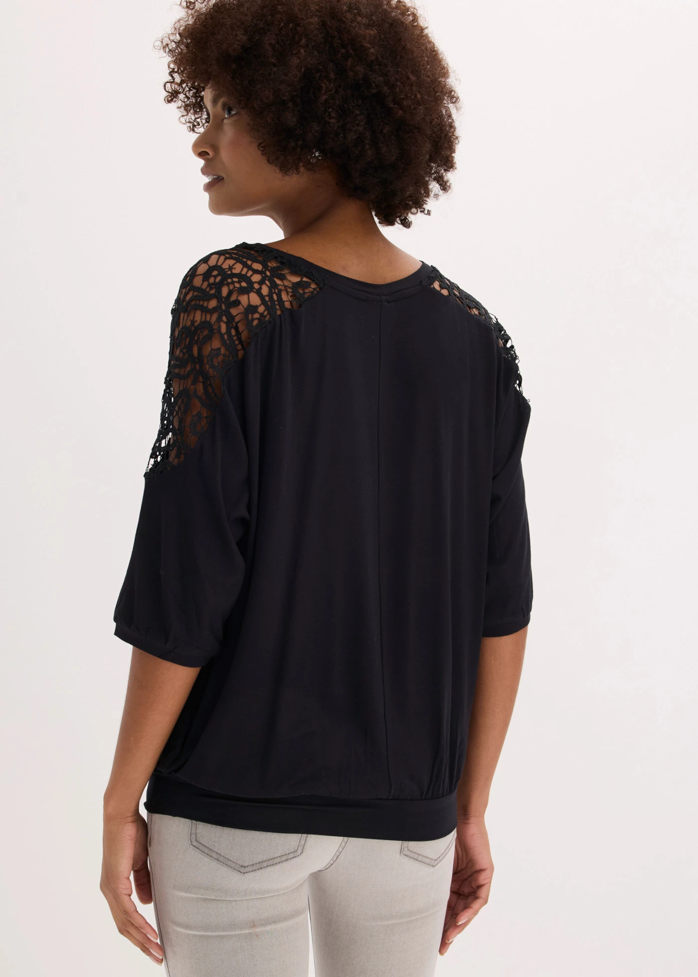 T-shirt oversize en viscose et dentelle • noir • Boutique bonprix