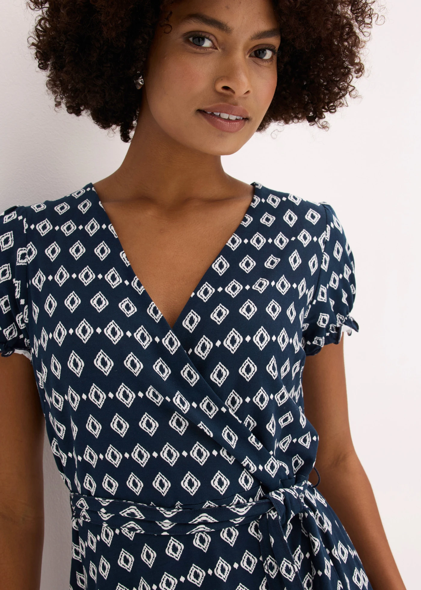 Jersey jurk in een viscosemix • donkerblauw/wit met print • bonprix online shop