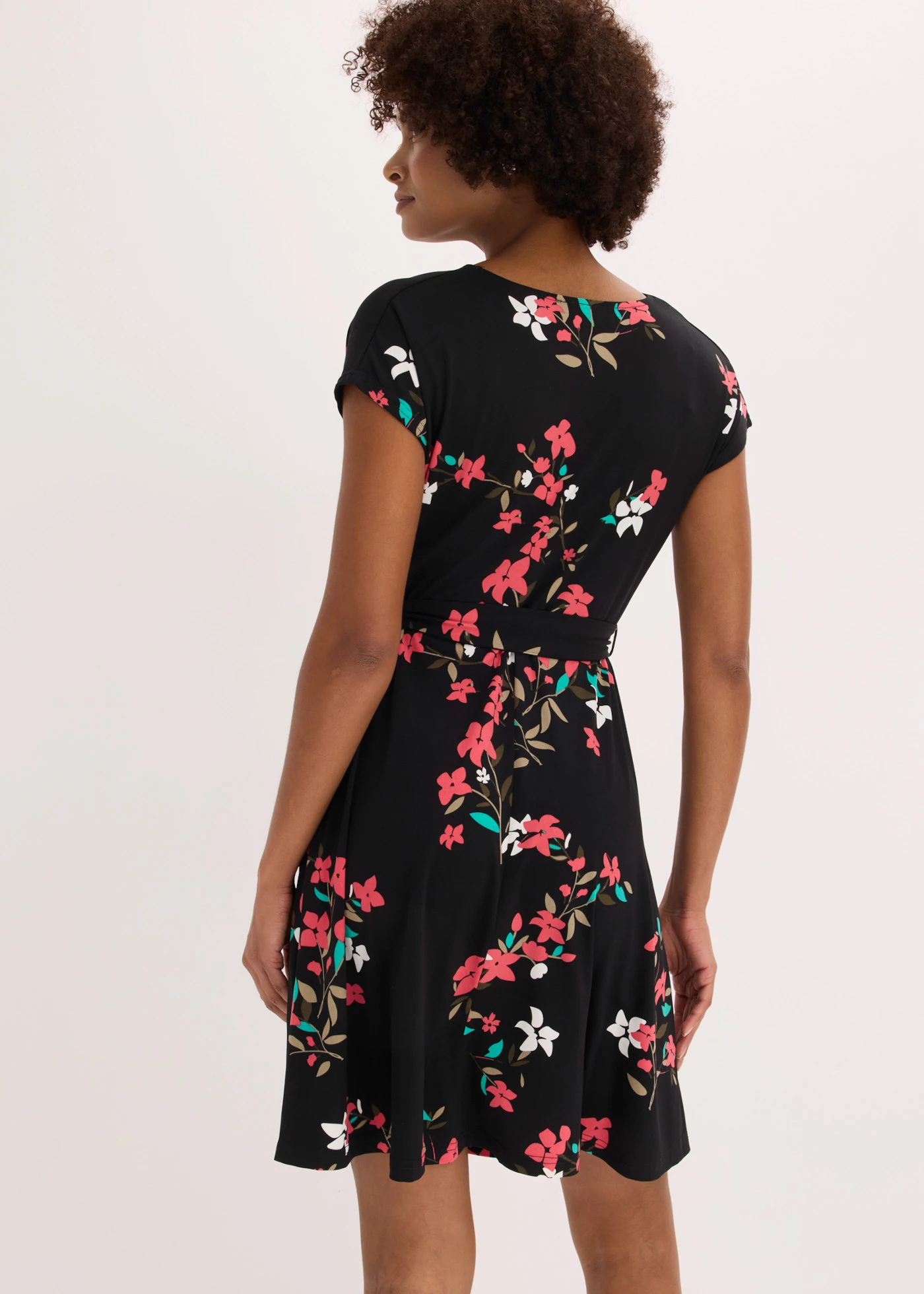 Robe en jersey style portefeuille • noir/framboise floral • Boutique bonprix