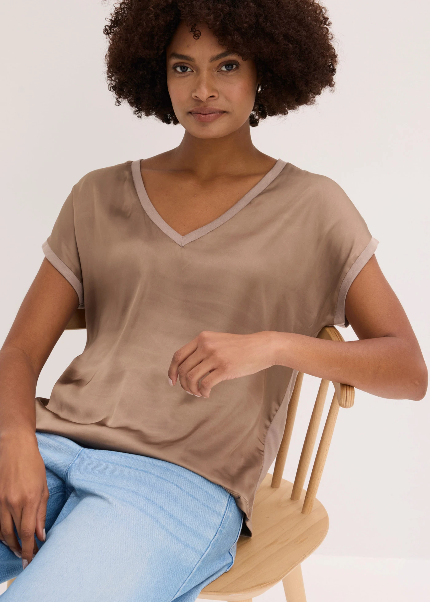 Shirt in een viscosemix • taupe • bonprix online shop