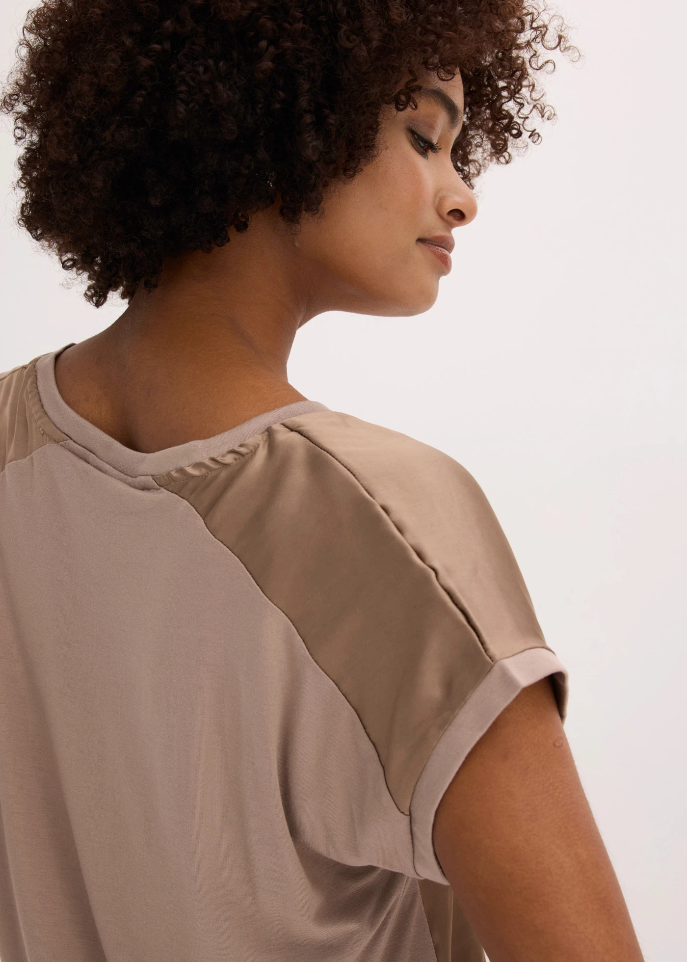 Shirt in een viscosemix • taupe • bonprix online shop