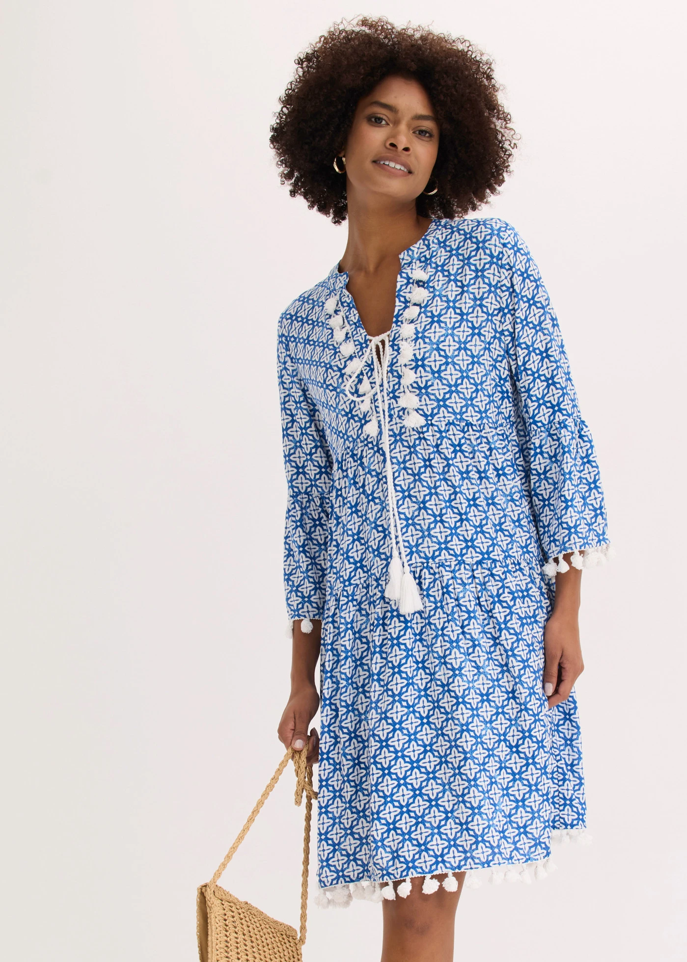 Robe-tunique en viscose douce • bleu/écru imprimé • Boutique bonprix
