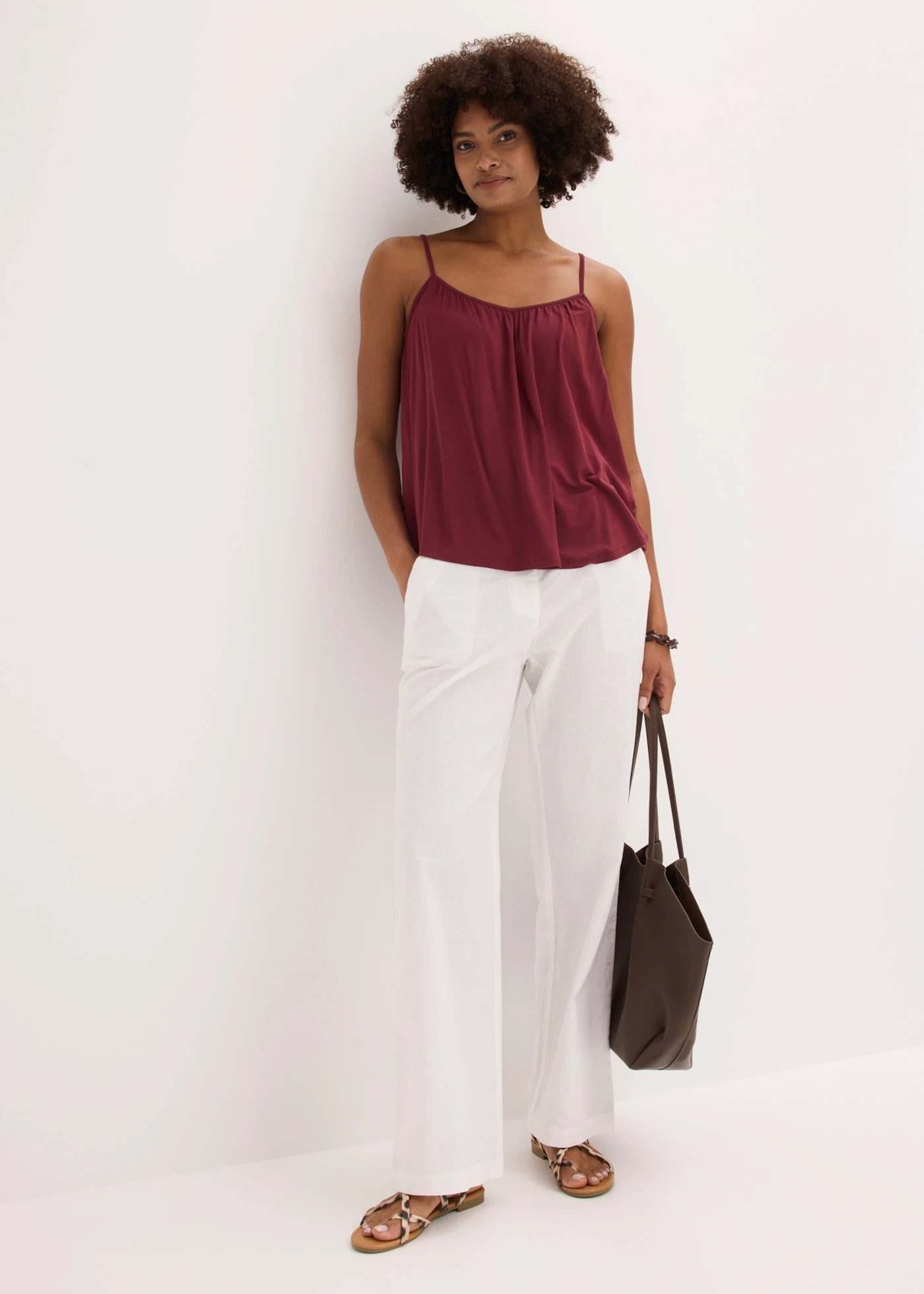 Top à fines bretelles en viscose fluide • bordeaux • Boutique bonprix