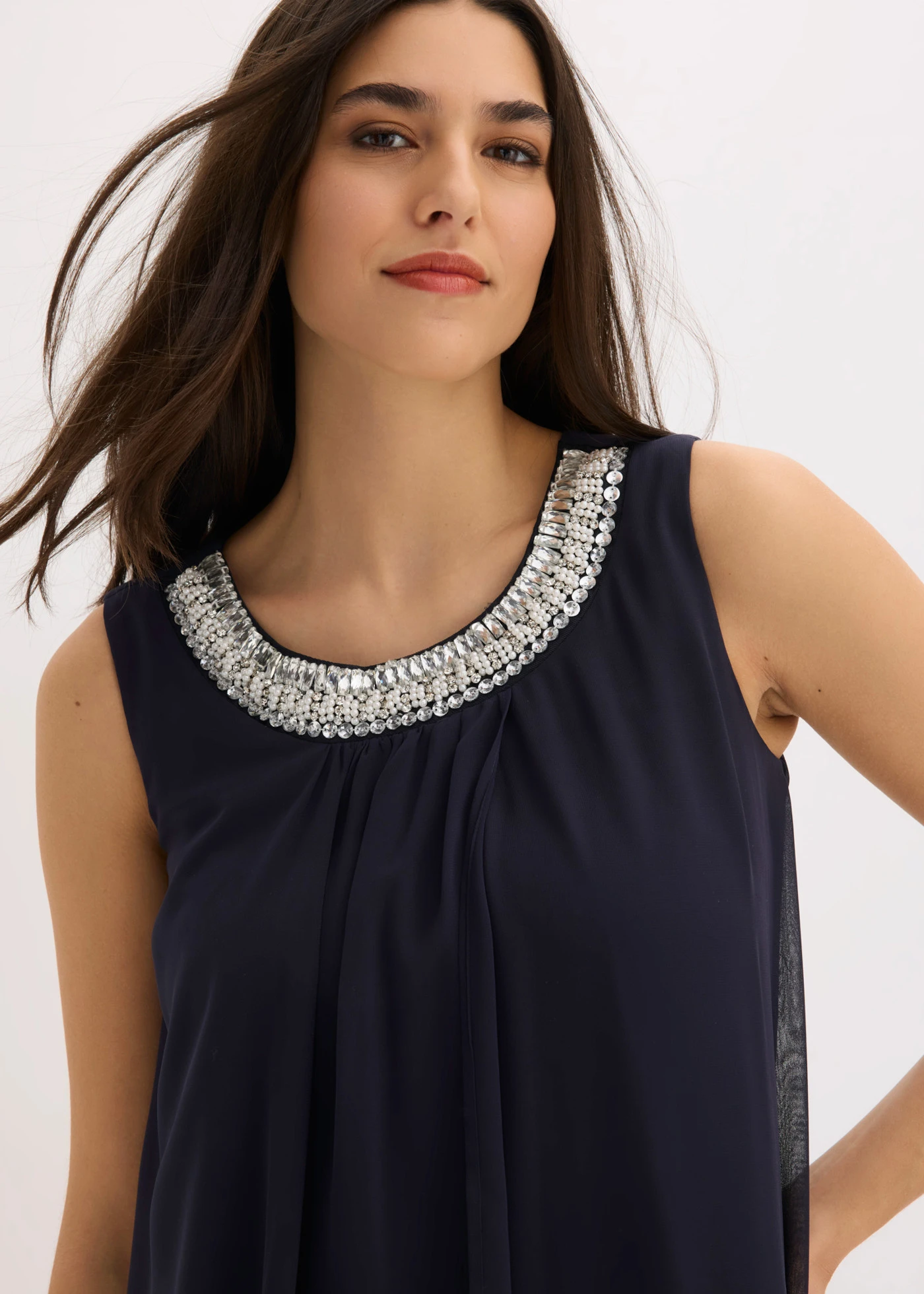 Chiffon jurk met strass-applicatie • donkerblauw • bonprix online shop