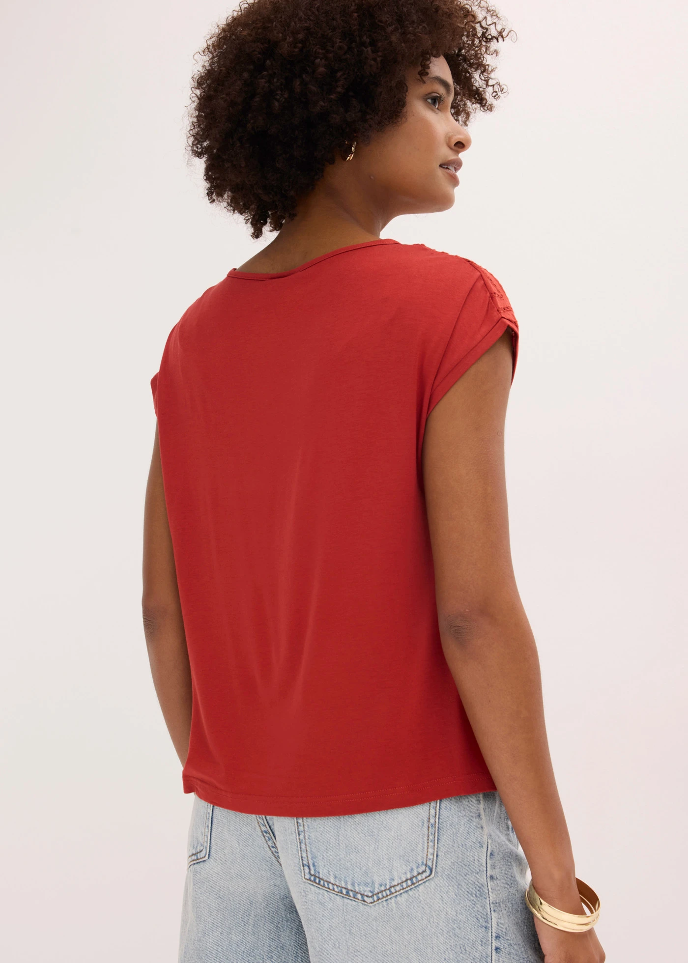 T-shirt en dentelle, en viscose douce • rouge carmin • Boutique bonprix