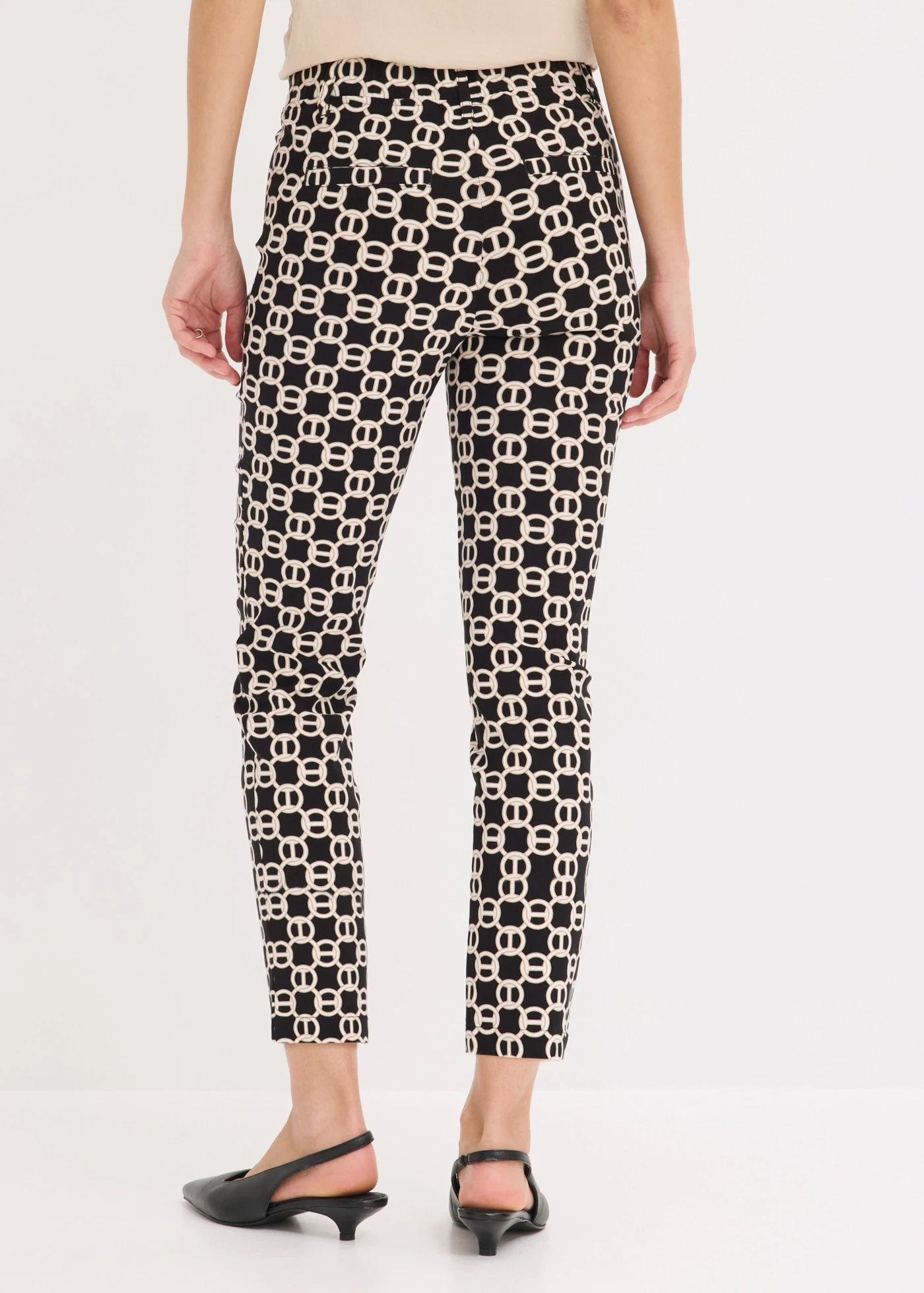 Pantalon 7/8 en bengaline extensible • noir-écru graphique • Boutique bonprix